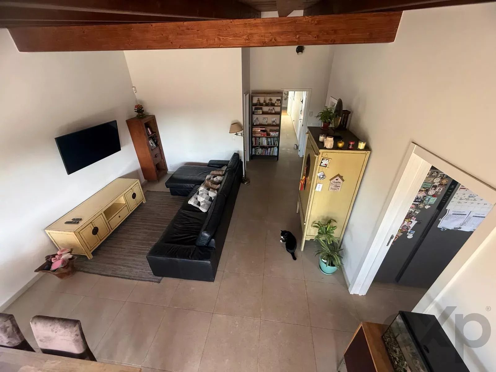 Villa individuelle en Algarve, rénovée en 2023. 4 chambres, 2 salles de bain, 108 m² sur un terrain de 1.100 m². Permis d’agrandissement jusqu’à 300 m². Jardin orienté au sud, piscine, à proximité de l’aéroport de Faro. Idéale pour Airbnb ou pour y vivre en famille.