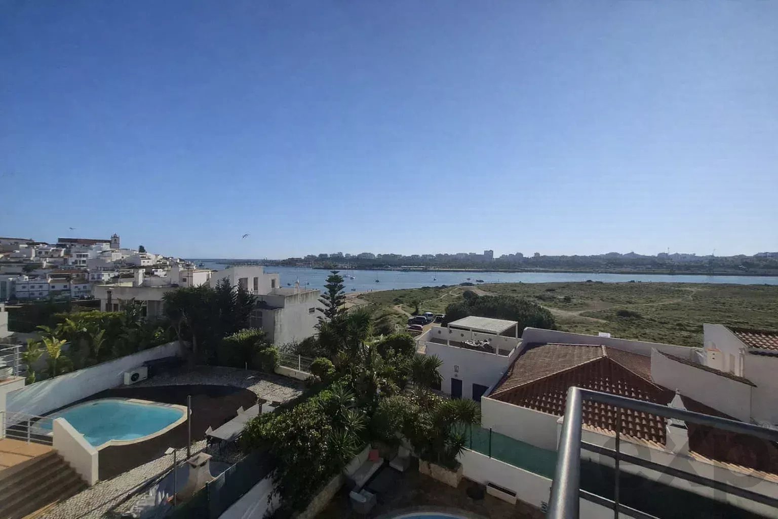 Semi-detached house with independent Apartment & rooftop – Exceptional panoramic view