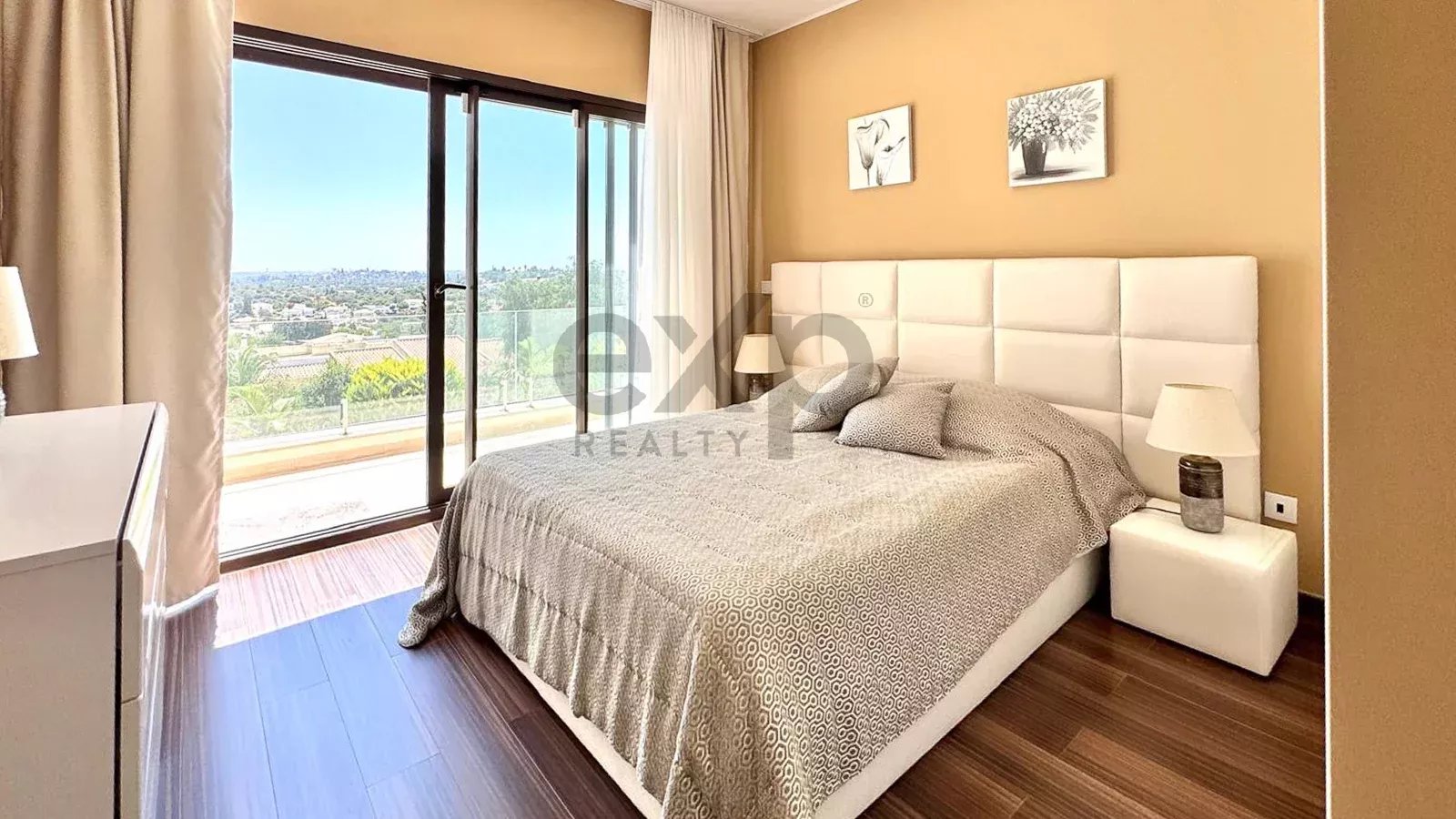 Luxury 4-bedroom villa of 437 m² with swimming pool – Mexilhoeira Grande, Portimão