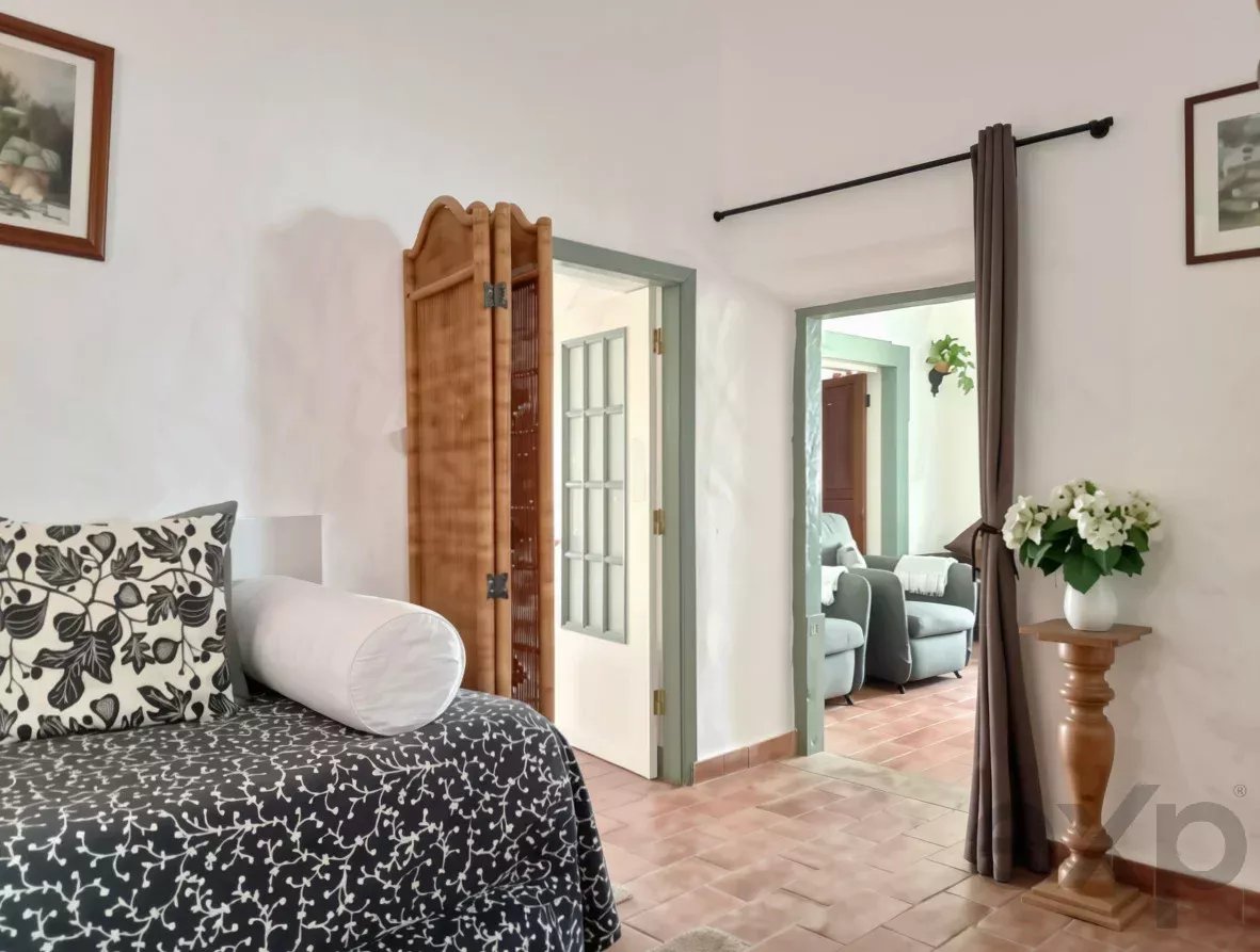 Exclusive property with five independent units and investment potential