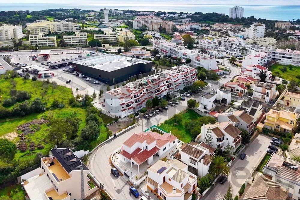 New T4 villa 5 min car to the Beach.
