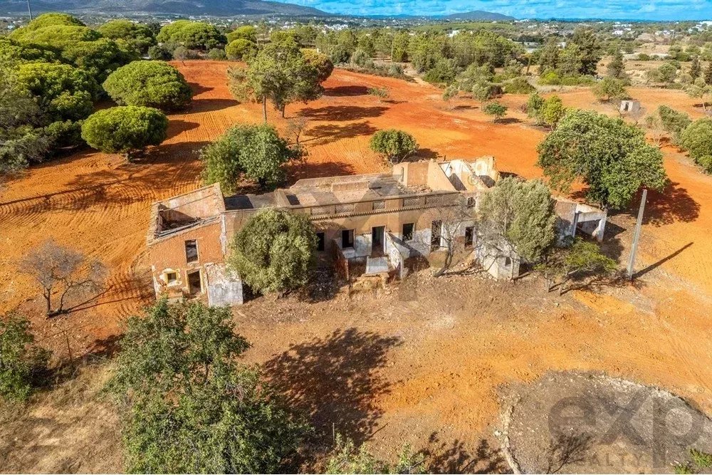 Investment Opportunity – Urban Land with Ruin and Rustic with panoramic sea views in Olhão