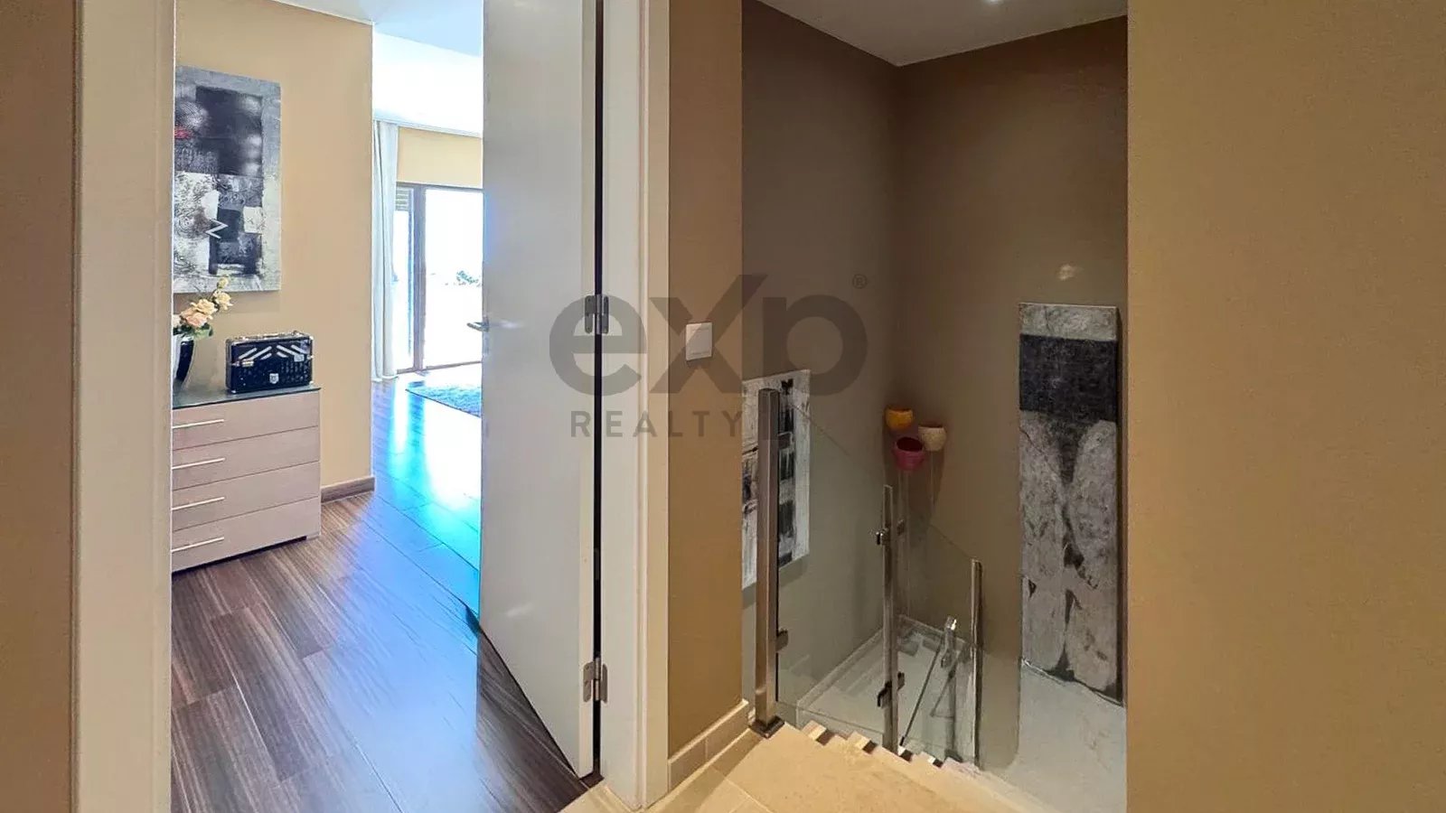 Luxury 4-bedroom villa of 437 m² with swimming pool – Mexilhoeira Grande, Portimão