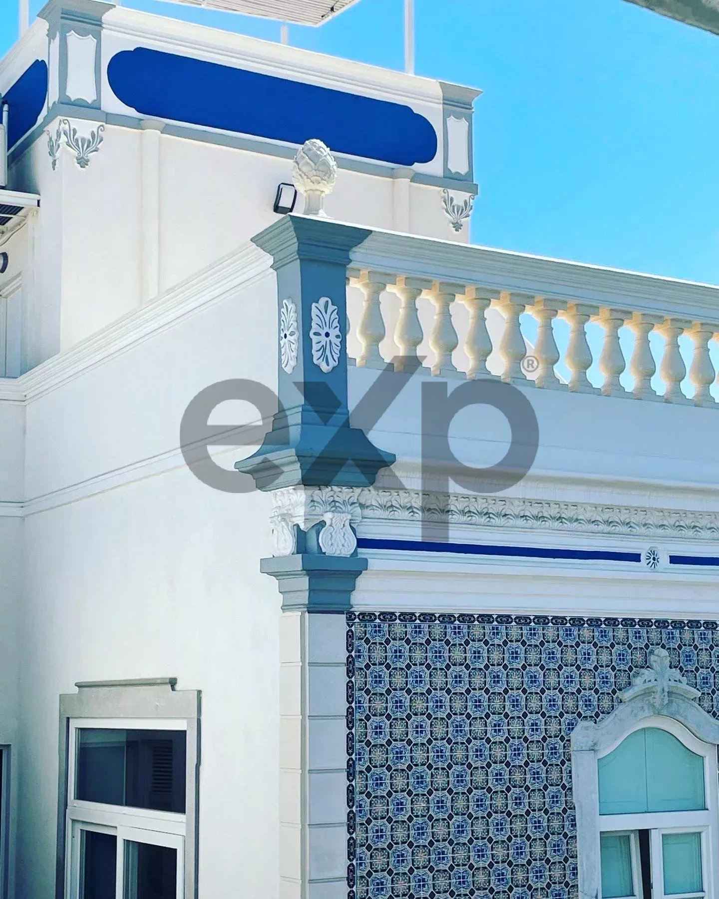 Stunning Large Townhouse in the Heart of Olhão