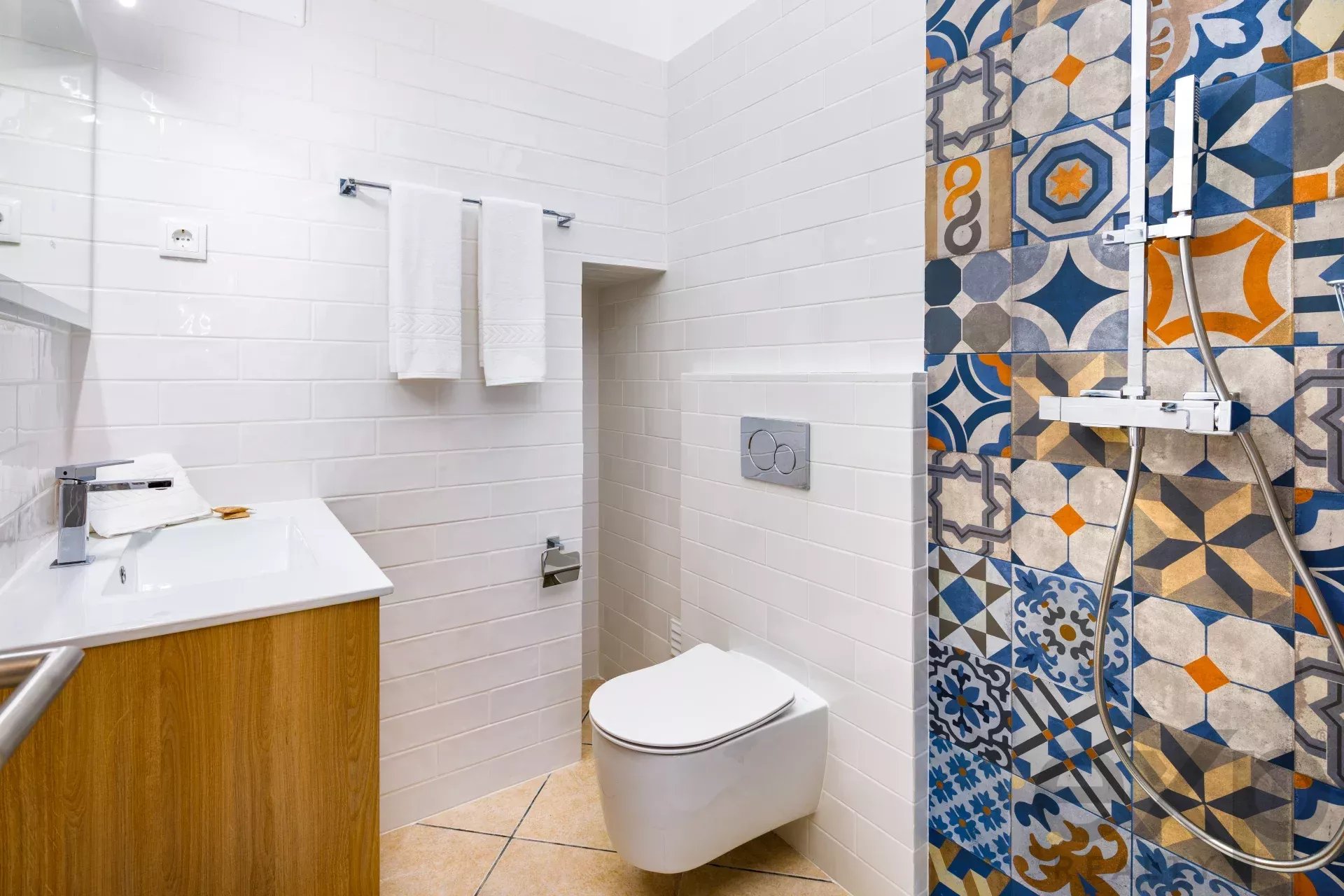 Operating Investment – 4 Beachside Studio Apartments in Central Carvoeiro