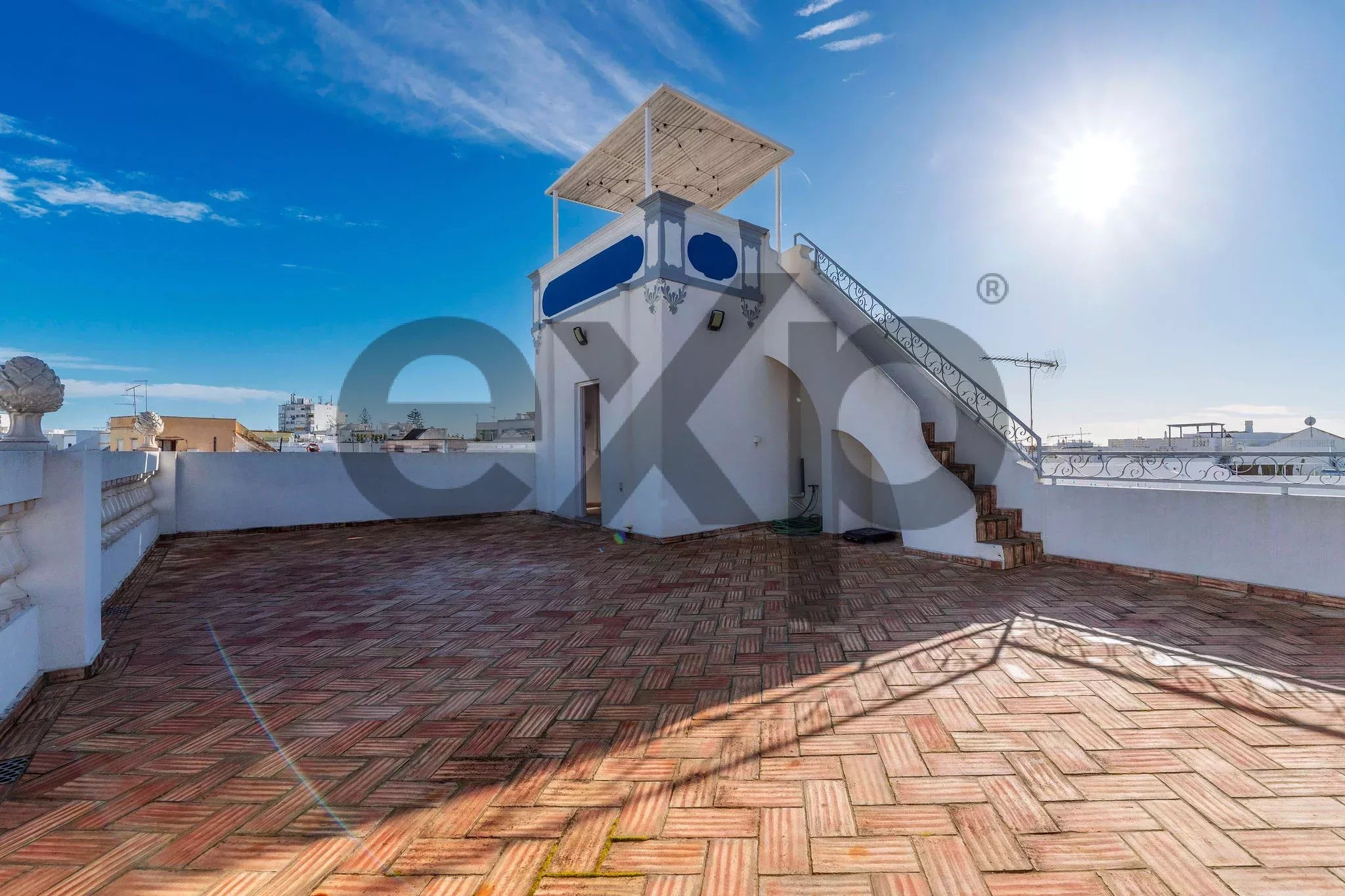 Stunning Large Townhouse in the Heart of Olhão