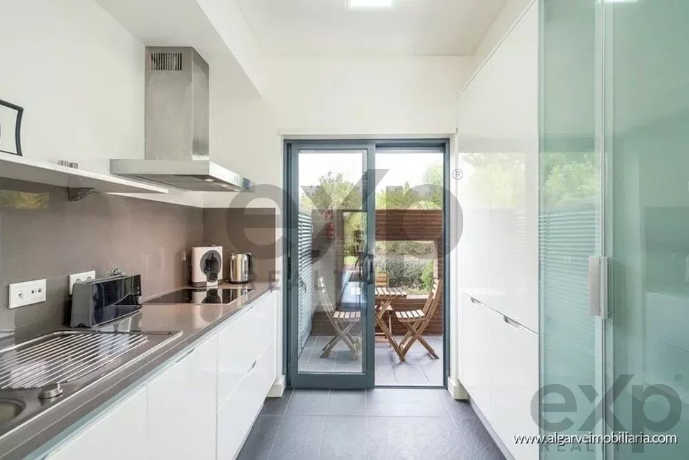 Luxuriöse Residenz mit 2 Parkplätzen und Pool – Vilamoura
