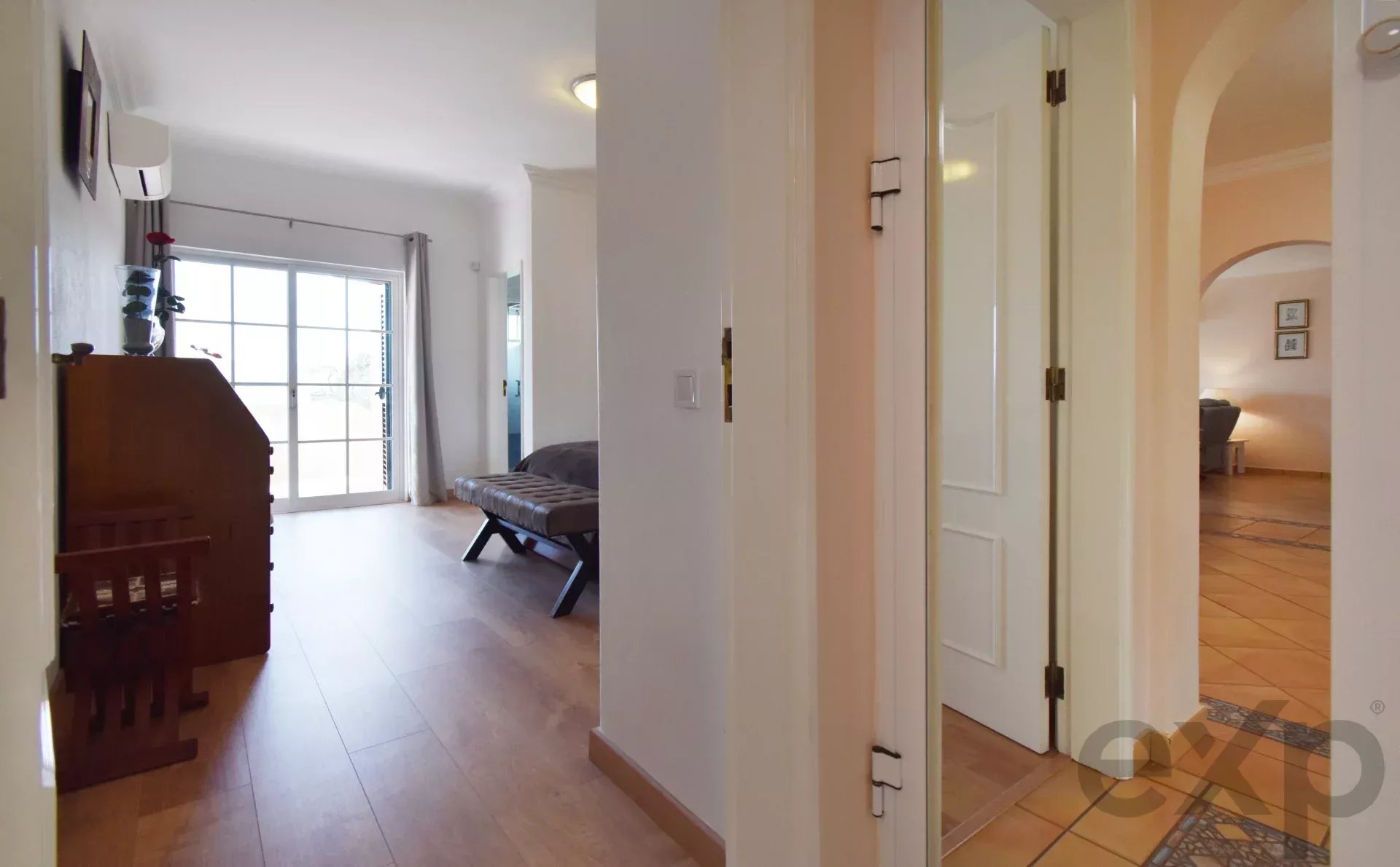 3-bedr. house + 1-bedr. annex, swimming pool and garage,