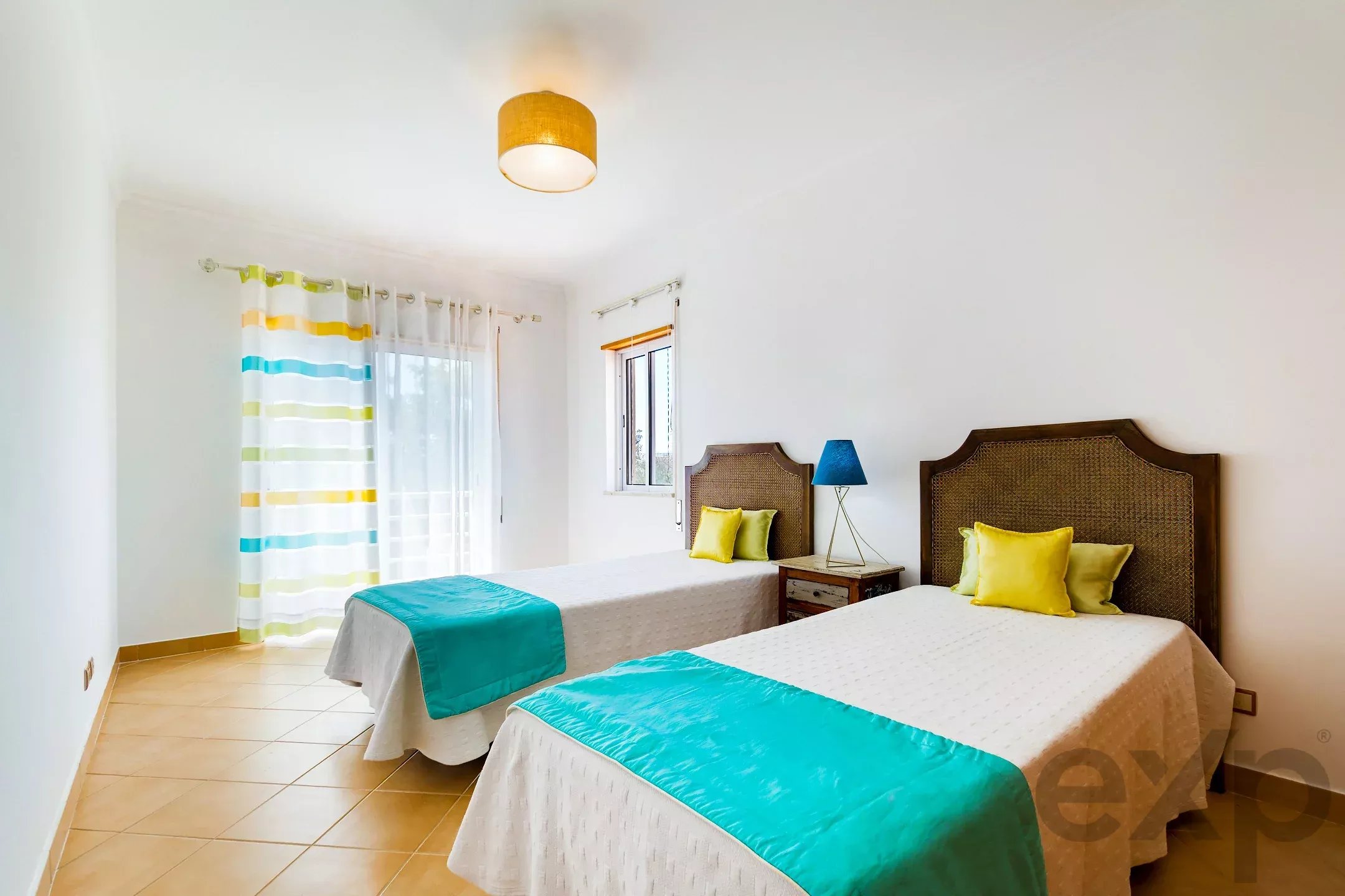 Furnished 2-bedroom apartment with terrace and parking in the centre of Cabanas de Tavira