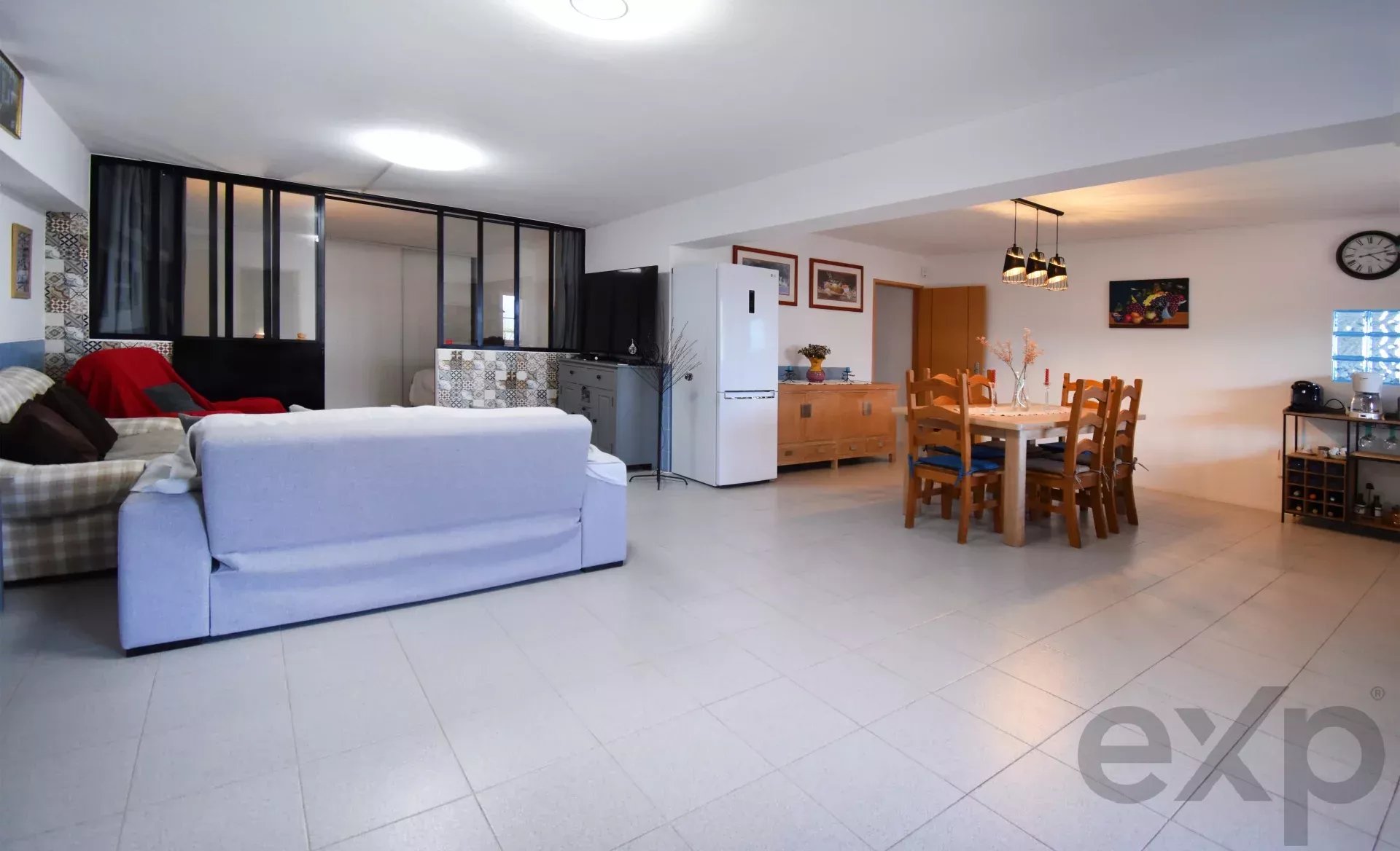 3-bedr. house + 1-bedr. annex, swimming pool and garage,