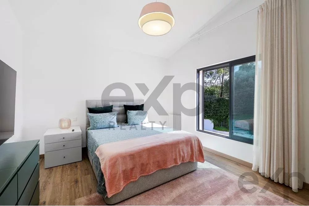 New T4 villa 5 min car to the Beach.