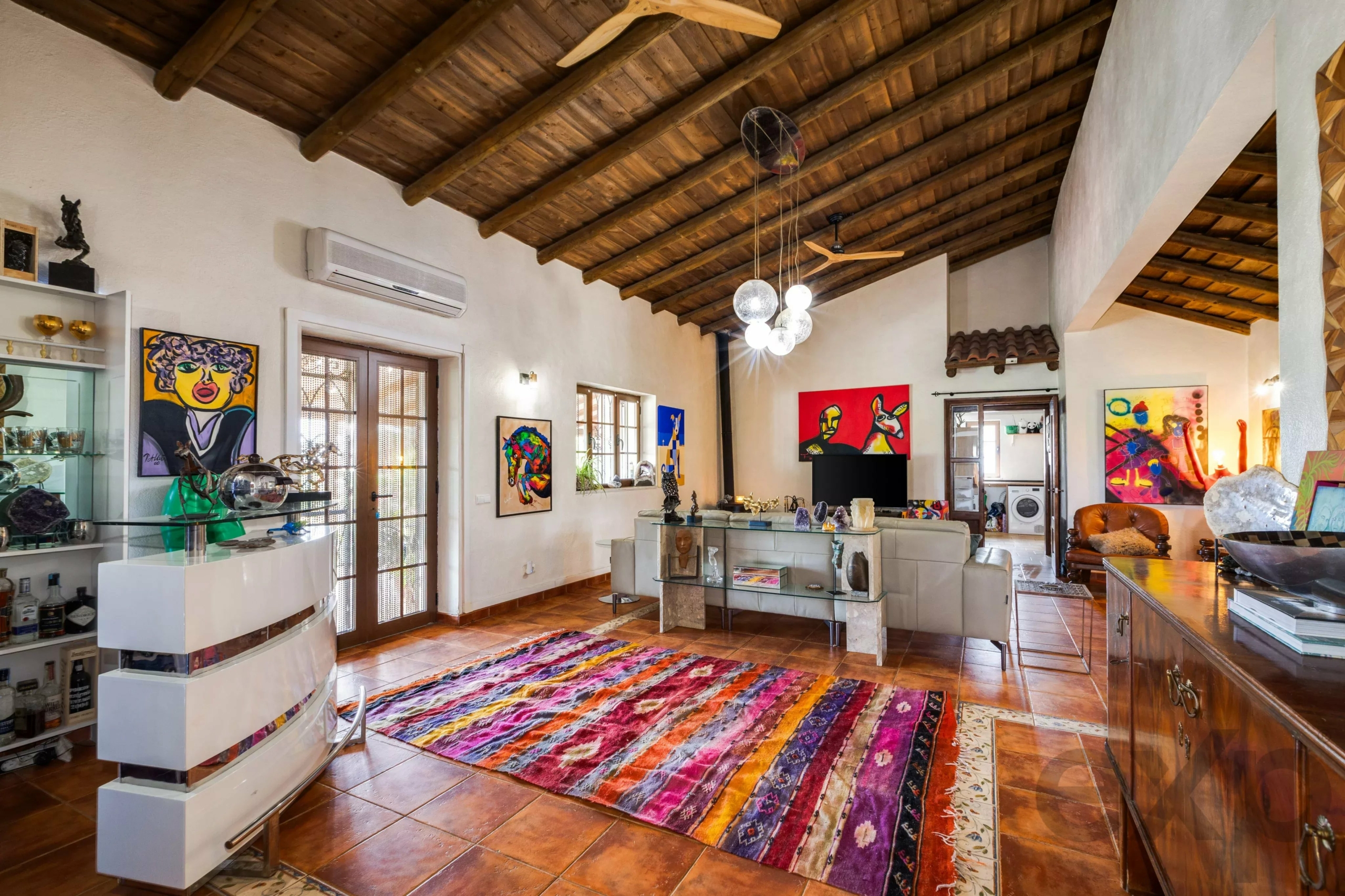 Beautiful Family Home with Equestrian Facilities Set in 2.3 hectares