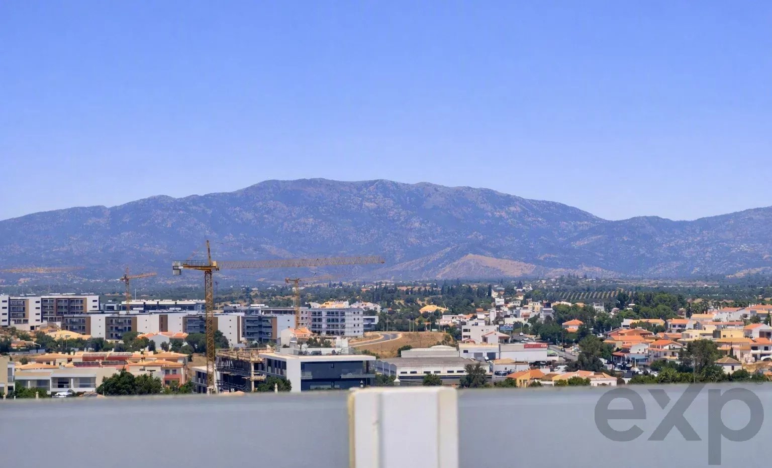 Penthouse exclusif de 3 chambres avec terrasse privée de 119 m², vue mer Portimão et Alvor, et vues panoramiques