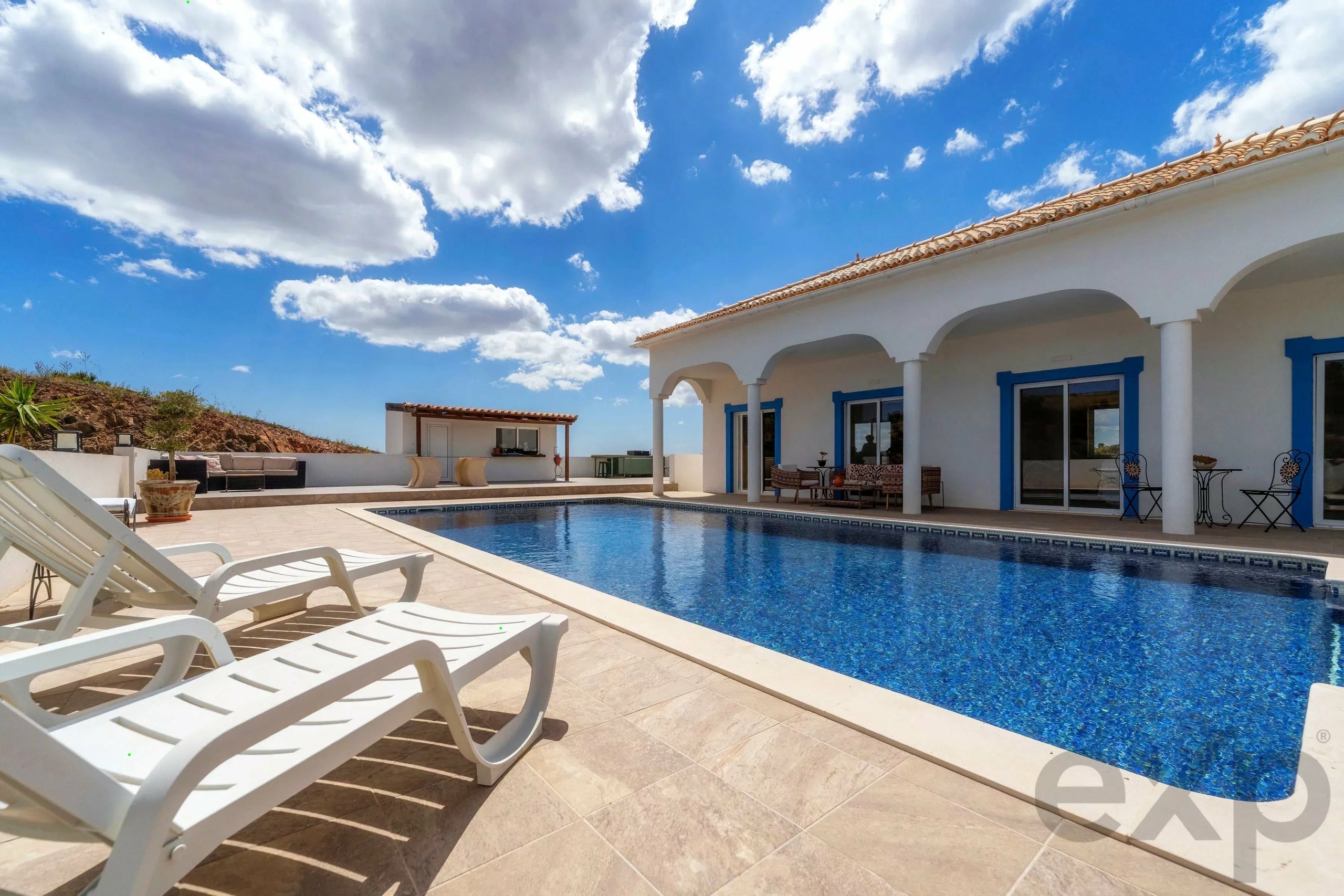 Renovated 5 Bed Countryside Villa with Pool, Panoramic Views, 2 Hectares