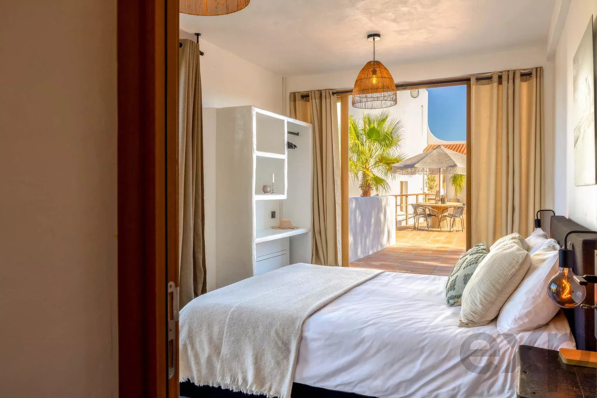 Rare Riverfront Estate with AL Licence: Turnkey 8-Suite Retreat Near Silves