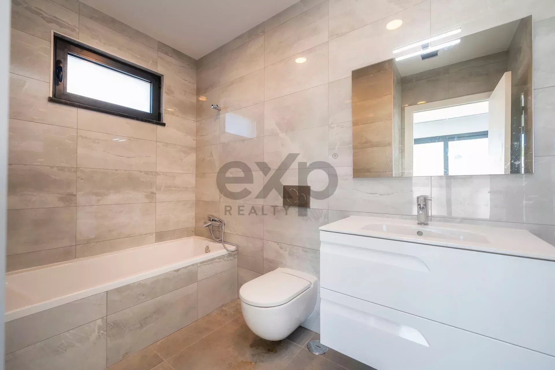 Contemporary Newly Built T6 Villa by Tavira Waterfront