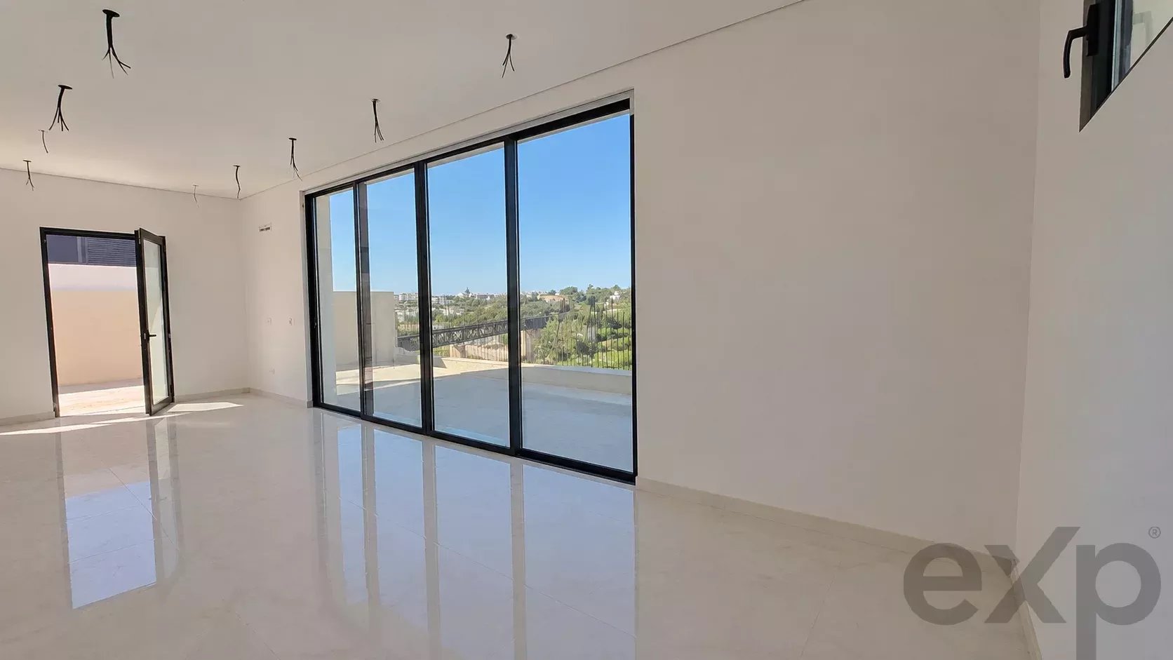 Contemporary Luxury Villa with Pool and Panoramic Views in Tavira, Algarve