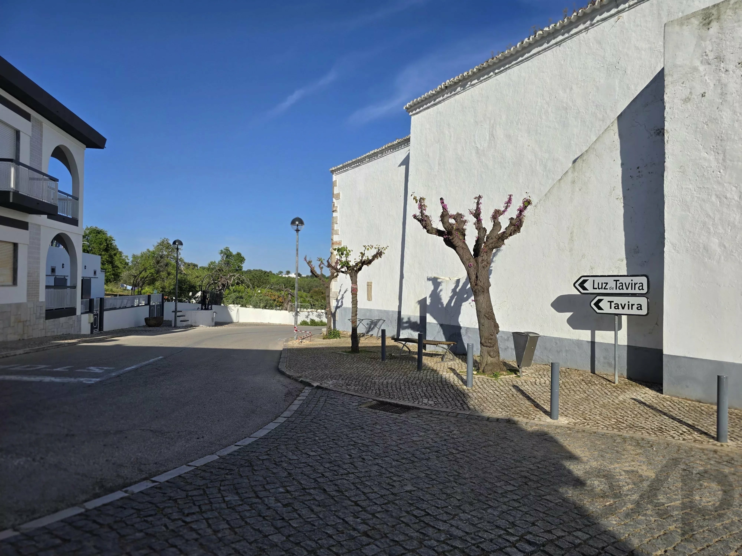 6 room Farmhouse with 1.5 hectares of land and sea view