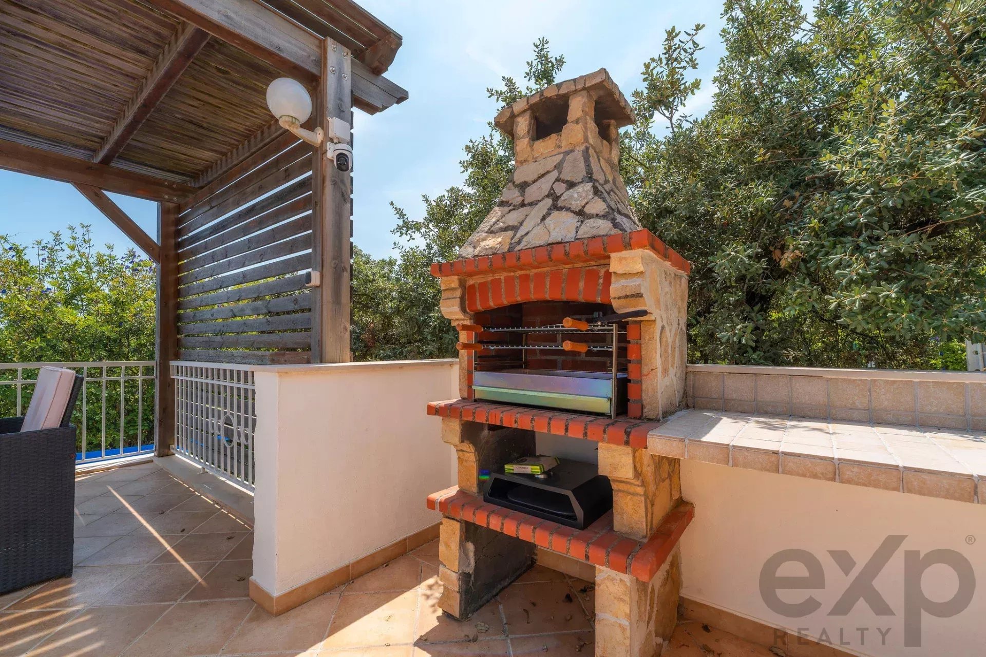 Four bedroom villa with open views and pool in São Bras de Alportel, Algarve