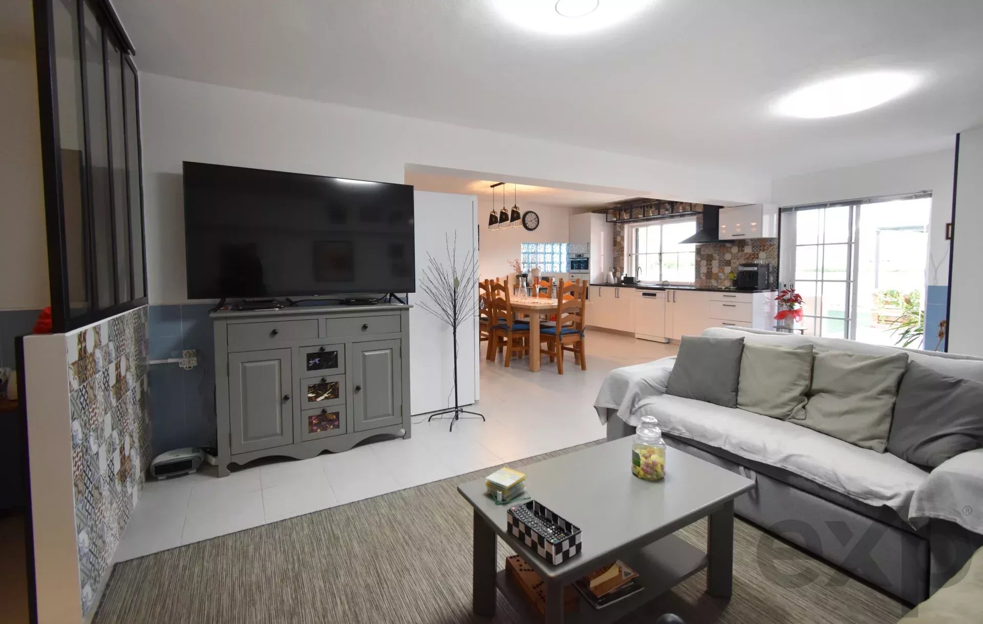3-bedr. house + 1-bedr. annex, swimming pool and garage,