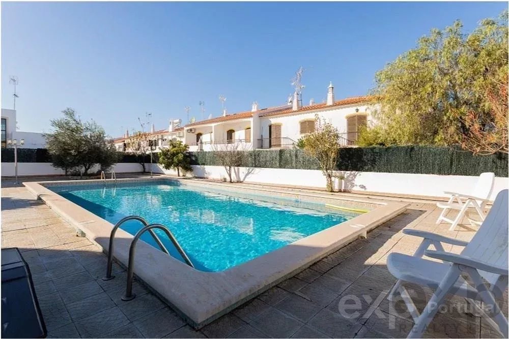 Moradia independente T5 com grande piscina em Altura, Tavira, Portugal