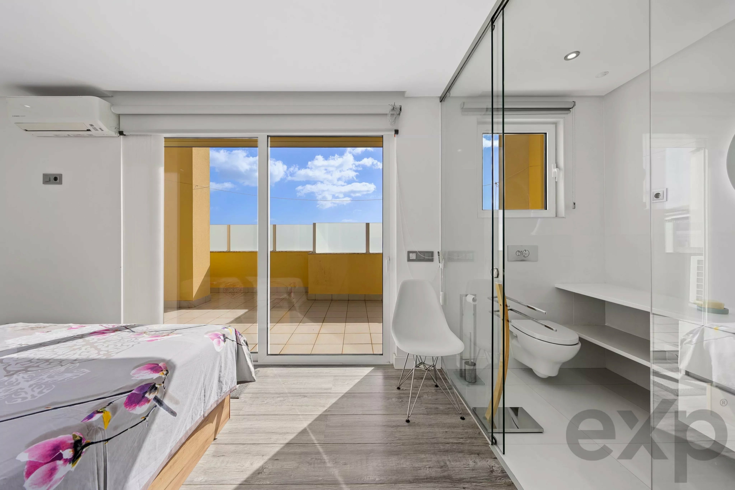 Penthouse exclusif de 3 chambres avec terrasse privée de 119 m², vue mer Portimão et Alvor, et vues panoramiques