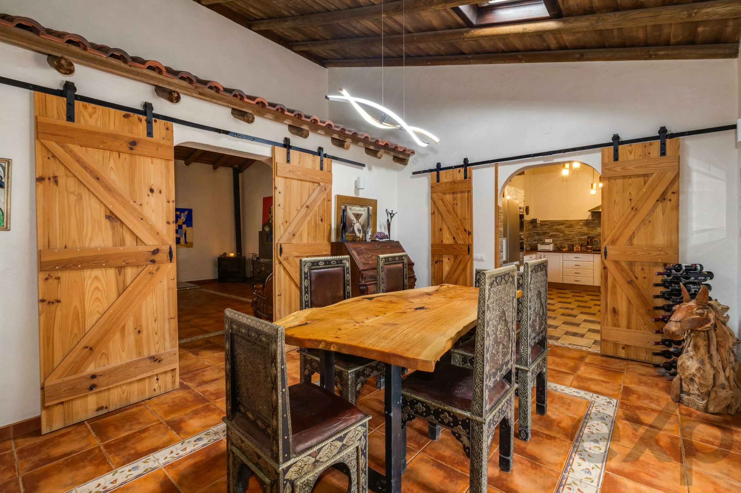 Beautiful Family Home with Equestrian Facilities Set in 2.3 hectares