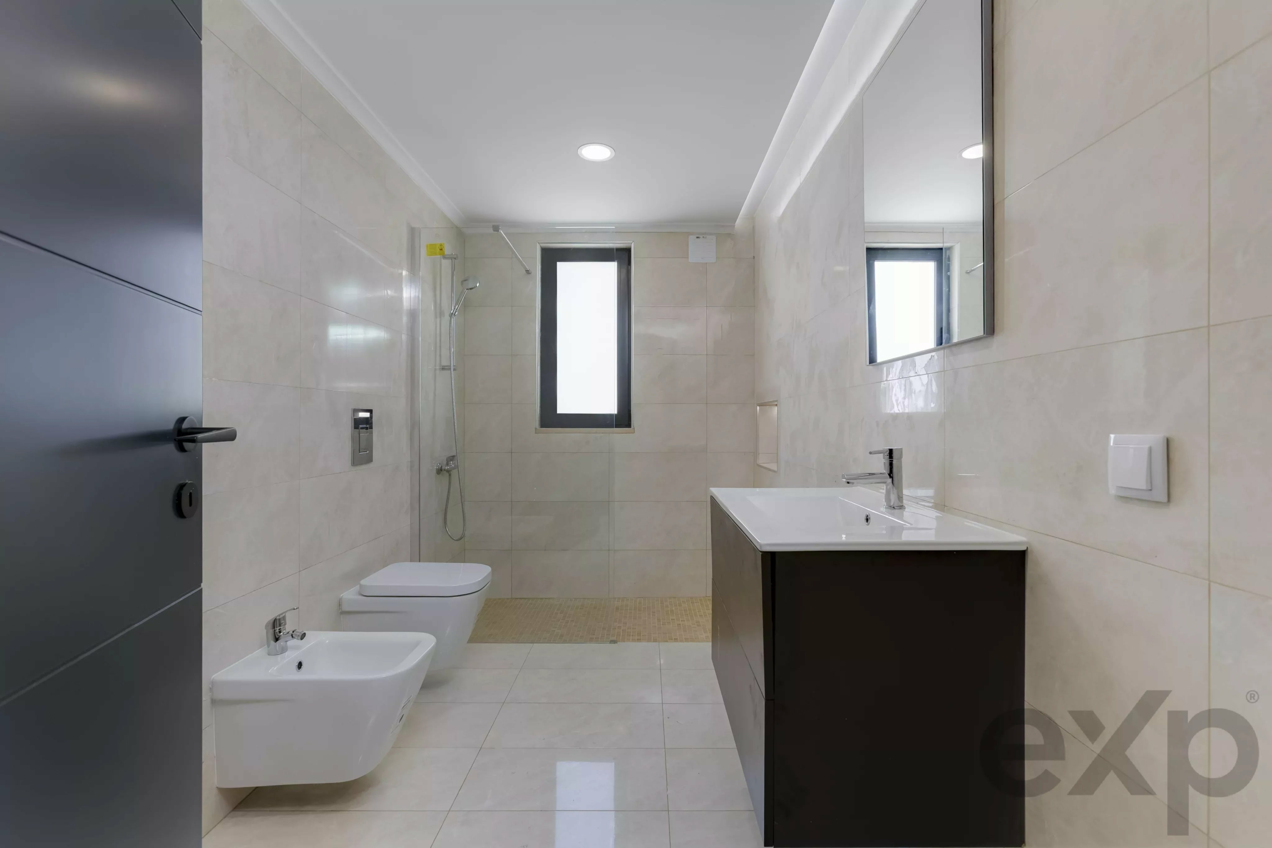 New-Build Villa with Private Pool, Steps from Meia Praia, Lagos