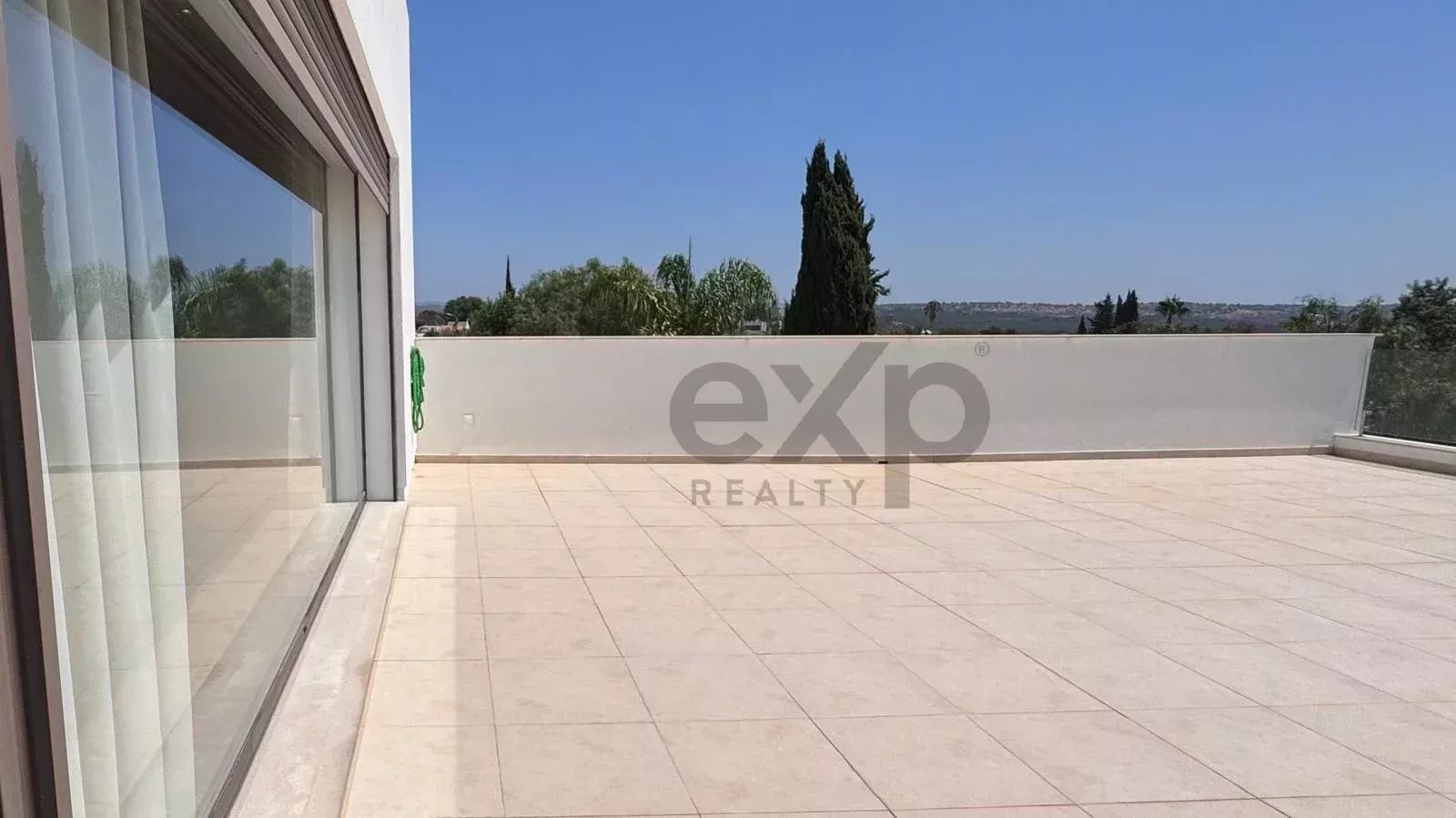 Luxury 4-bedroom villa of 437 m² with swimming pool – Mexilhoeira Grande, Portimão