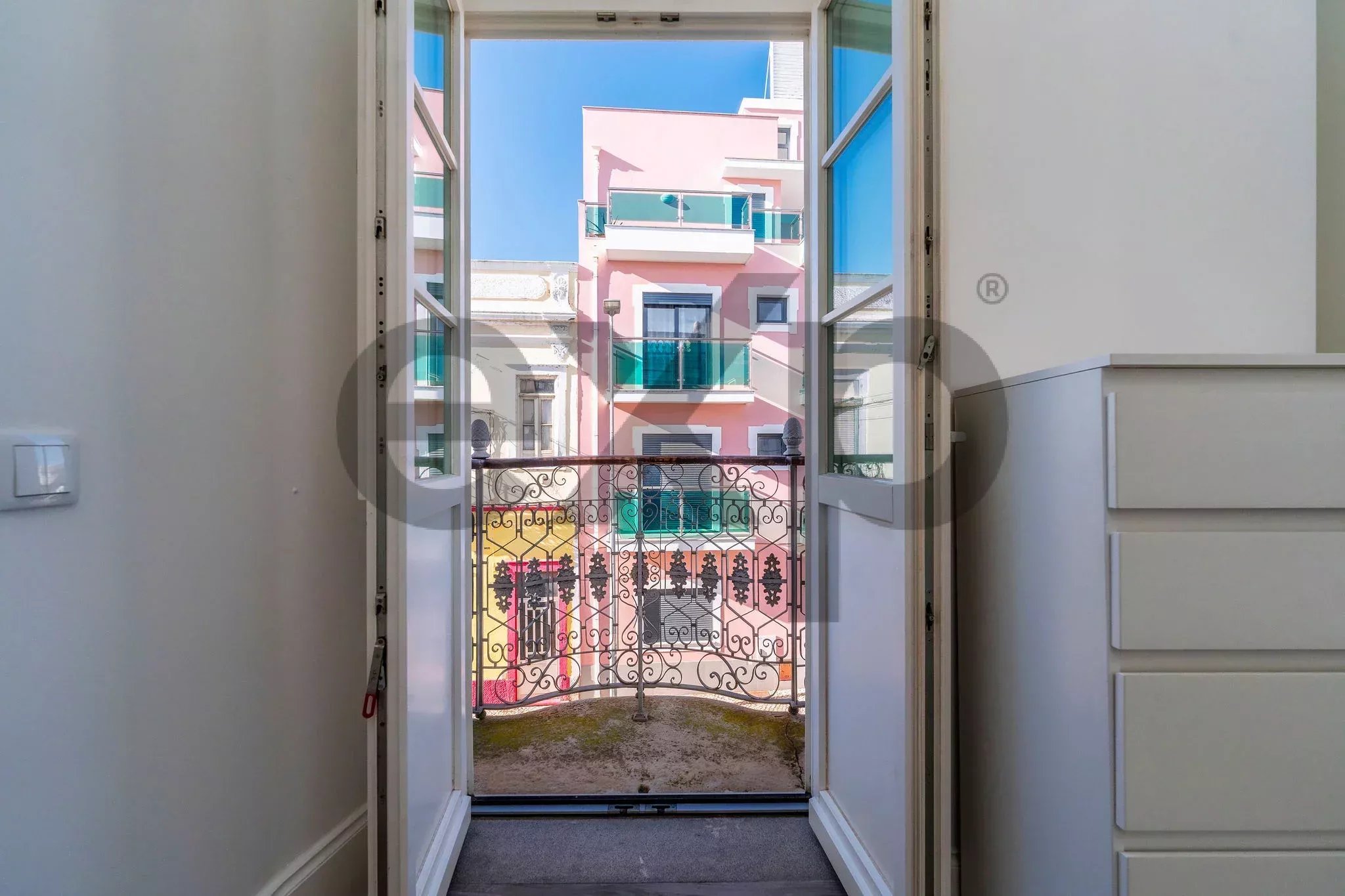 Stunning Large Townhouse in the Heart of Olhão