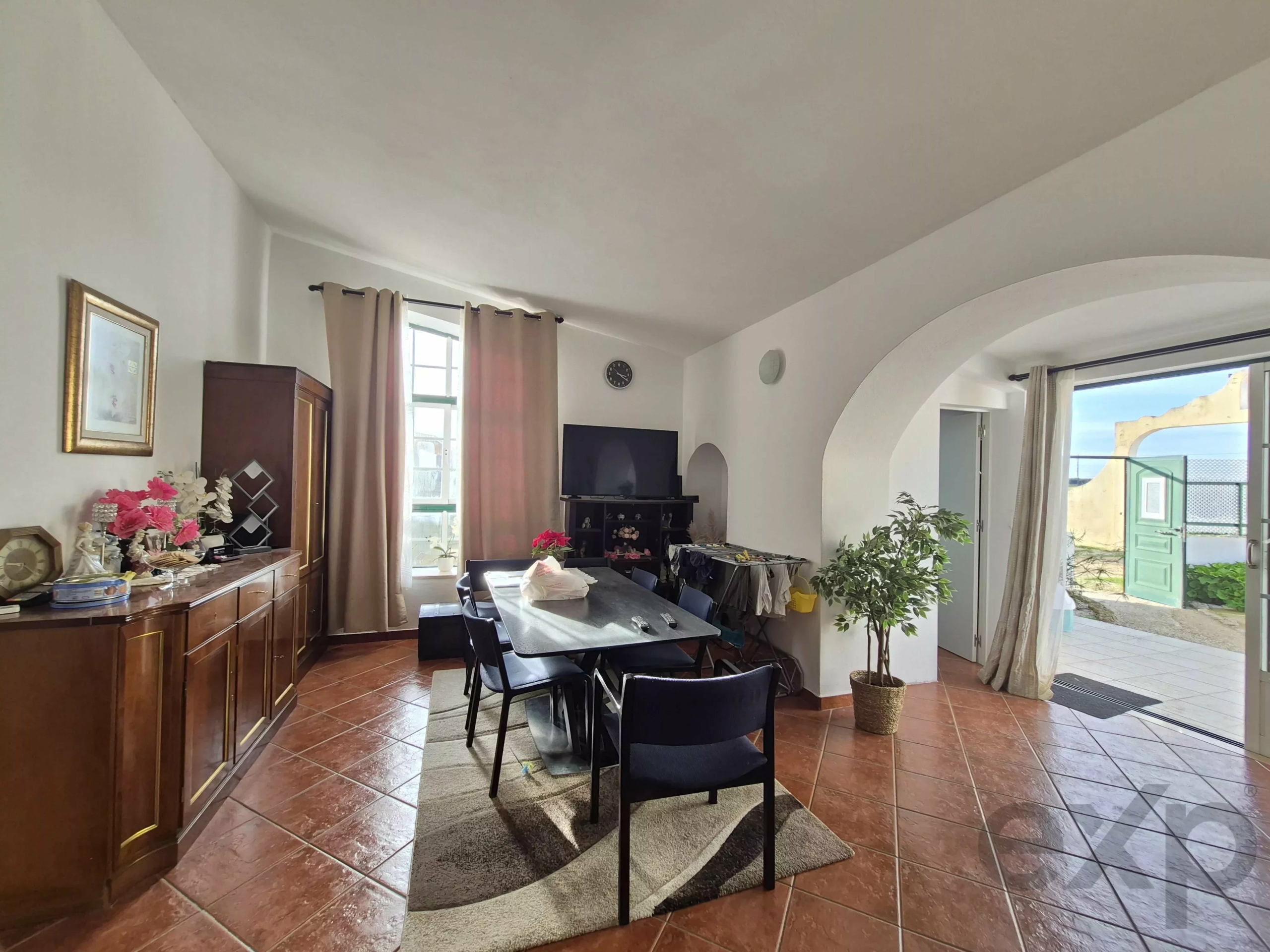 Renovated farmhouse ideally located in the middle of nature.