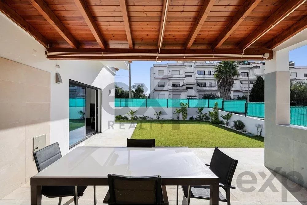 New T4 villa 5 min car to the Beach.