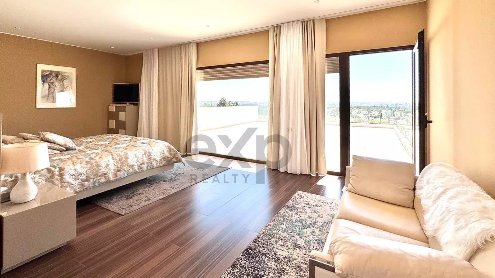 Luxury 4-bedroom villa of 437 m² with swimming pool – Mexilhoeira Grande, Portimão