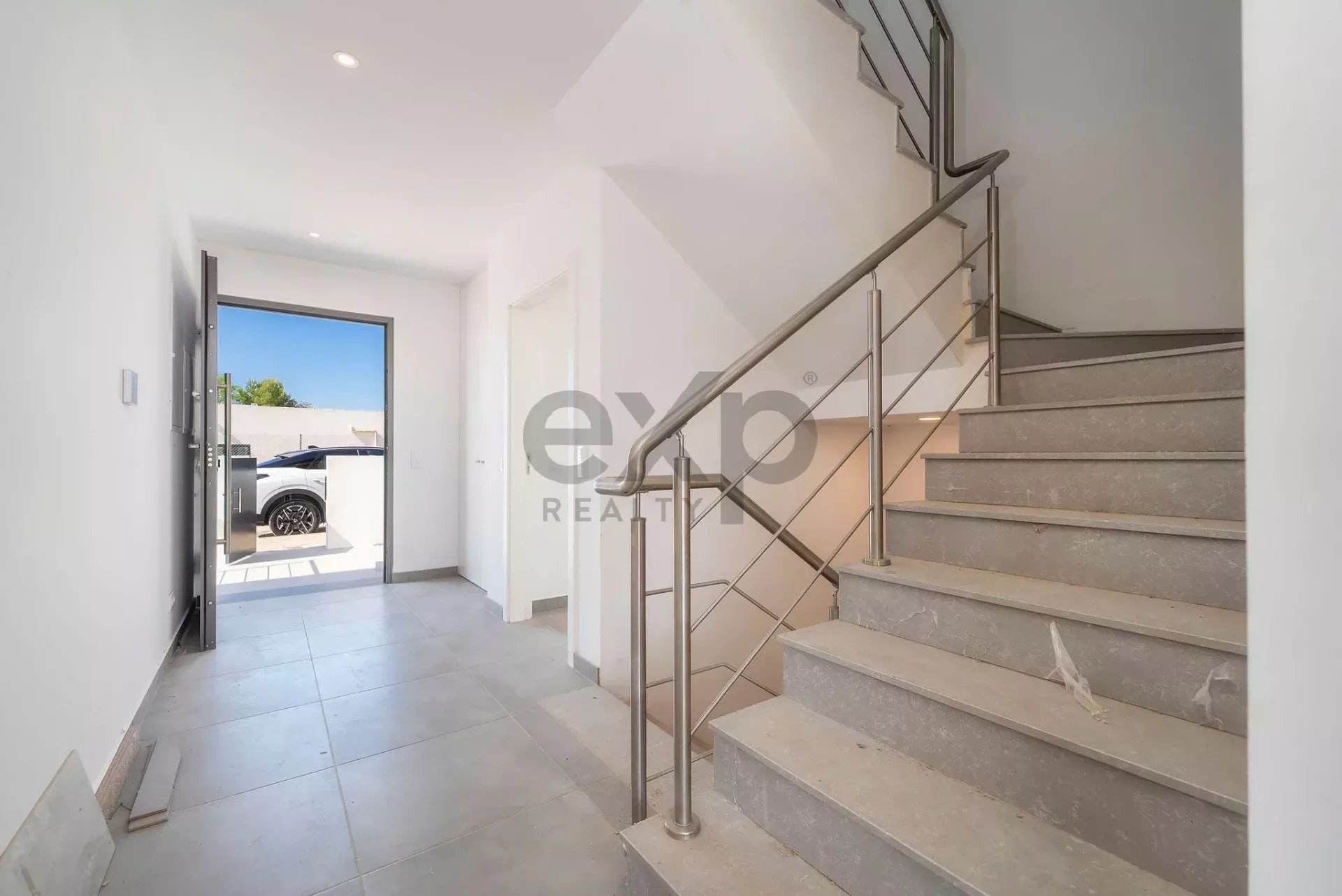 Contemporary Newly Built T6 Villa by Tavira Waterfront