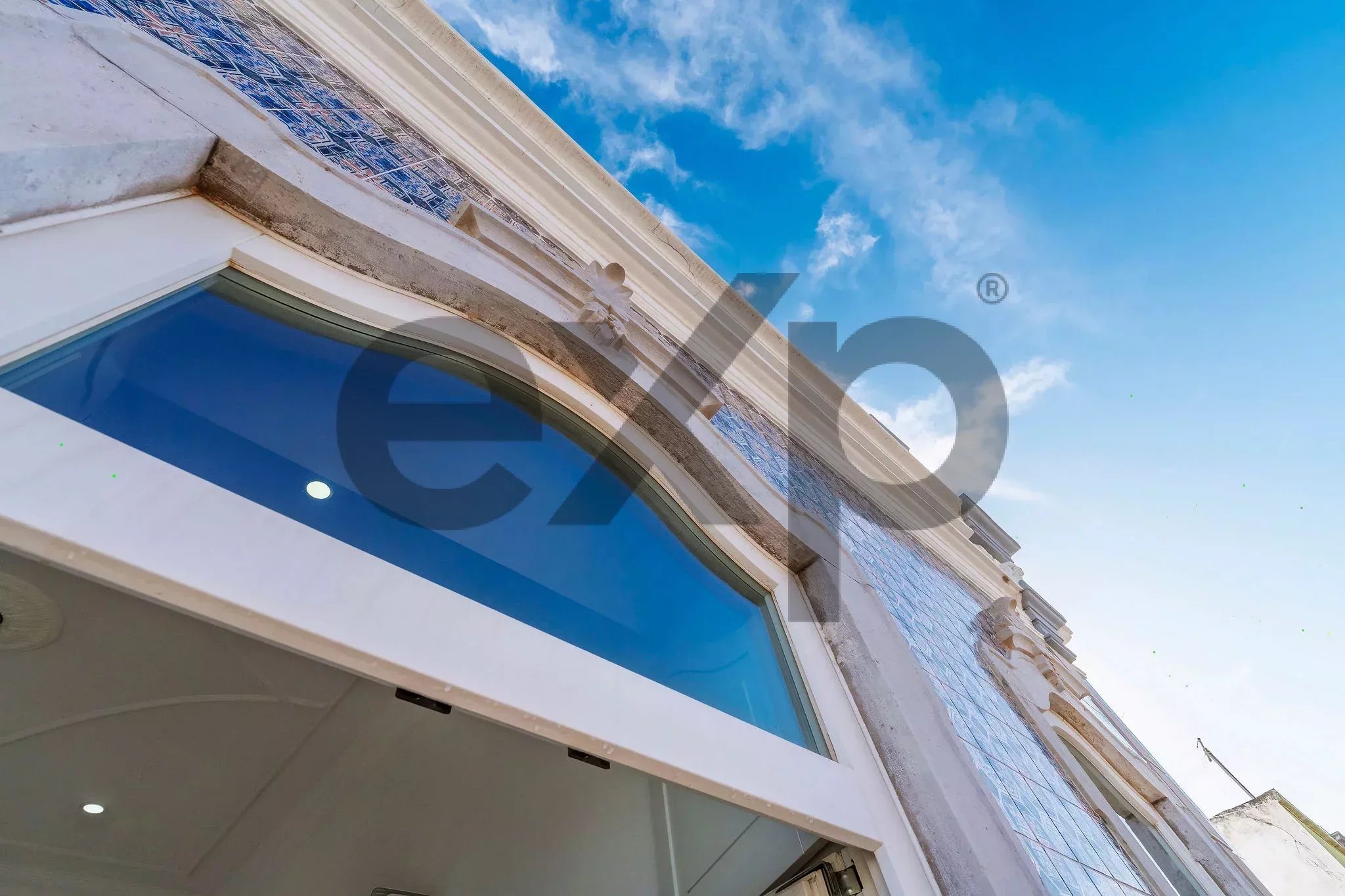 Stunning Large Townhouse in the Heart of Olhão