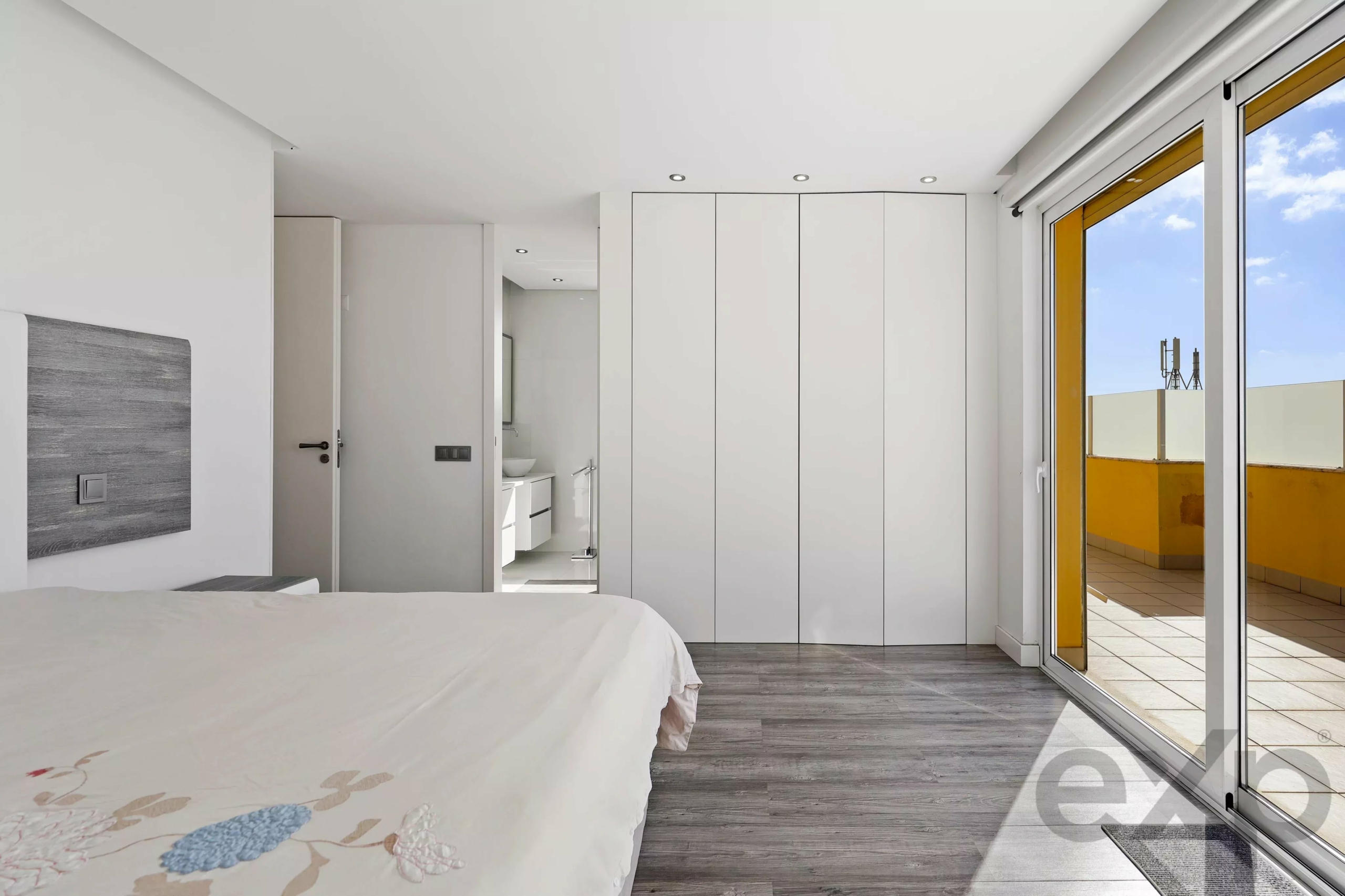 Penthouse exclusif de 3 chambres avec terrasse privée de 119 m², vue mer Portimão et Alvor, et vues panoramiques