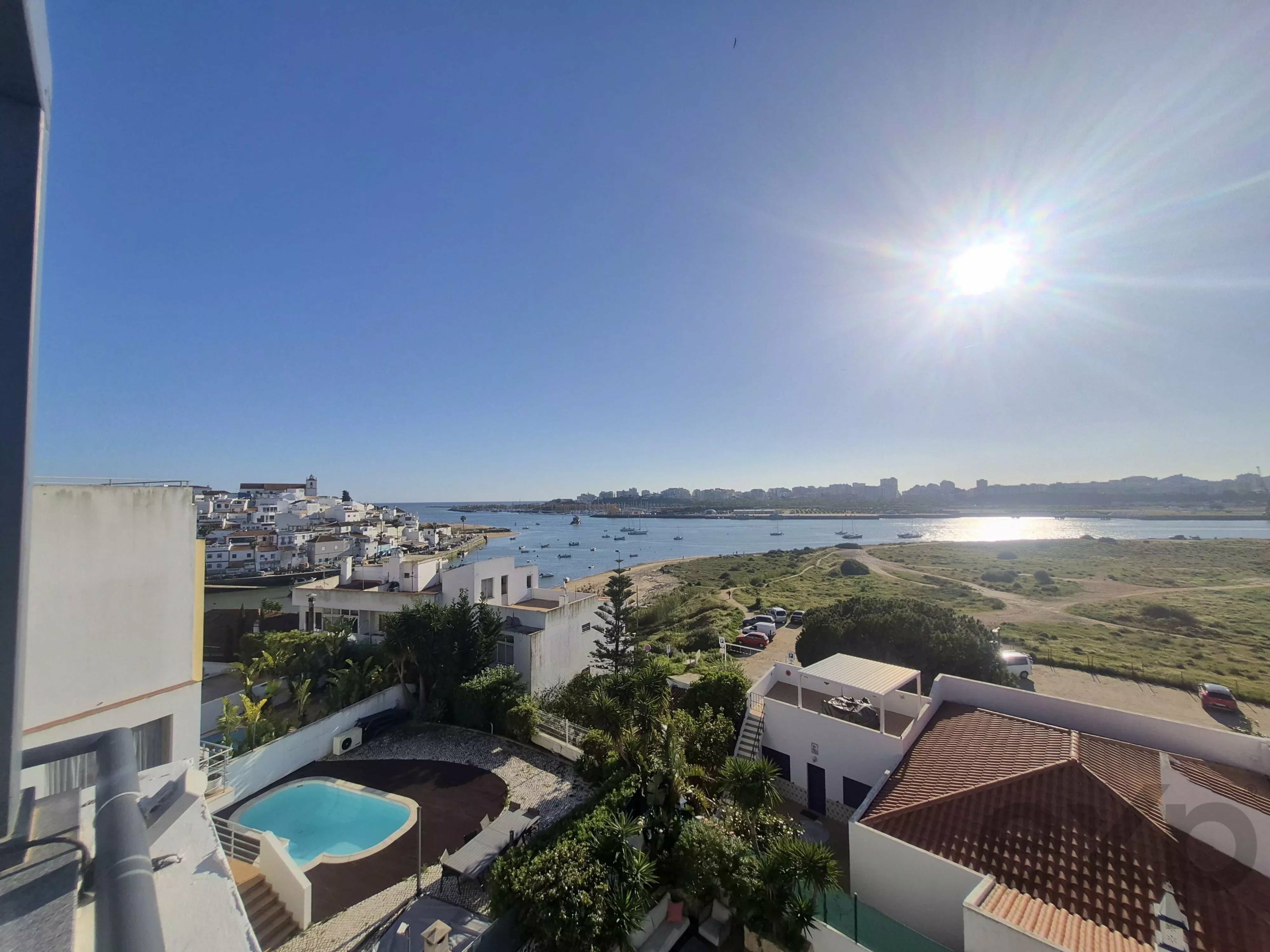 Semi-detached house with independent Apartment & rooftop – Exceptional panoramic view