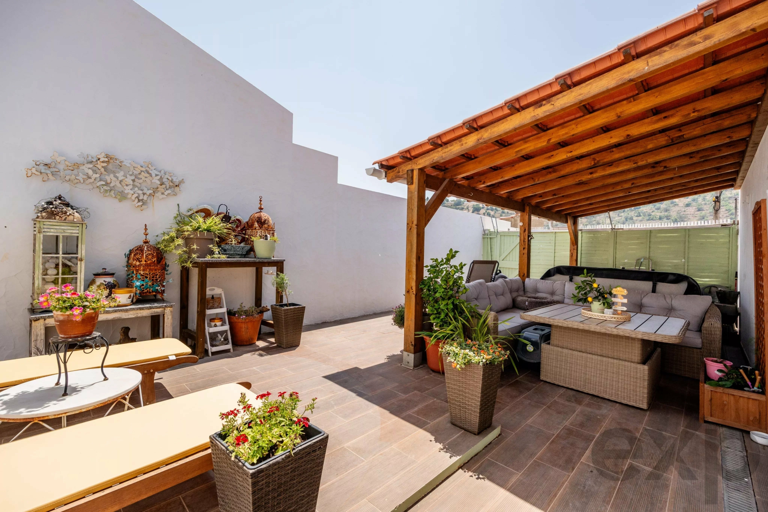 Beautifully Renovated 2-Bedroom Home with Landscaped Garden & Log Cabin Between Messines and Silves