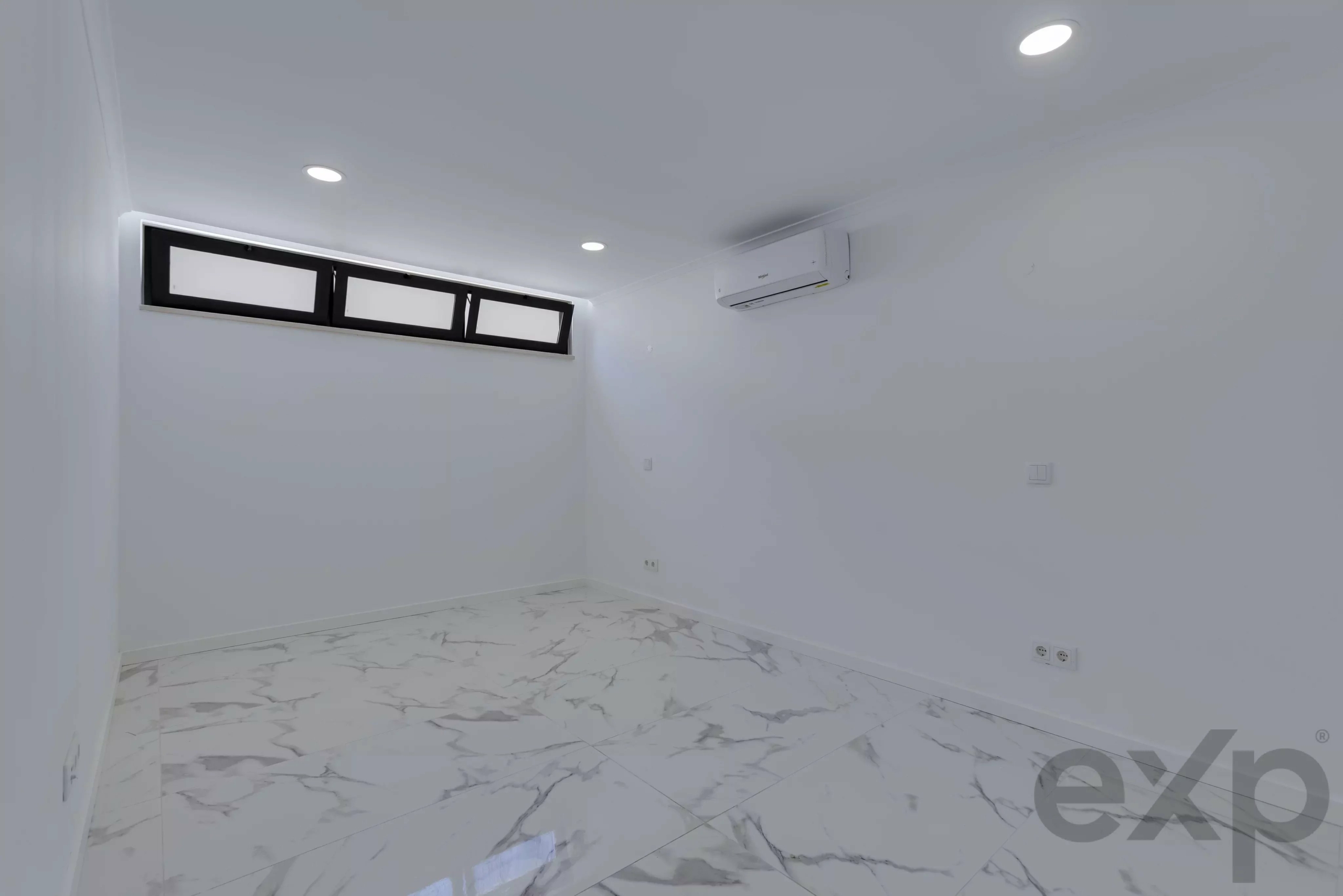 New-Build Villa with Private Pool, Steps from Meia Praia, Lagos
