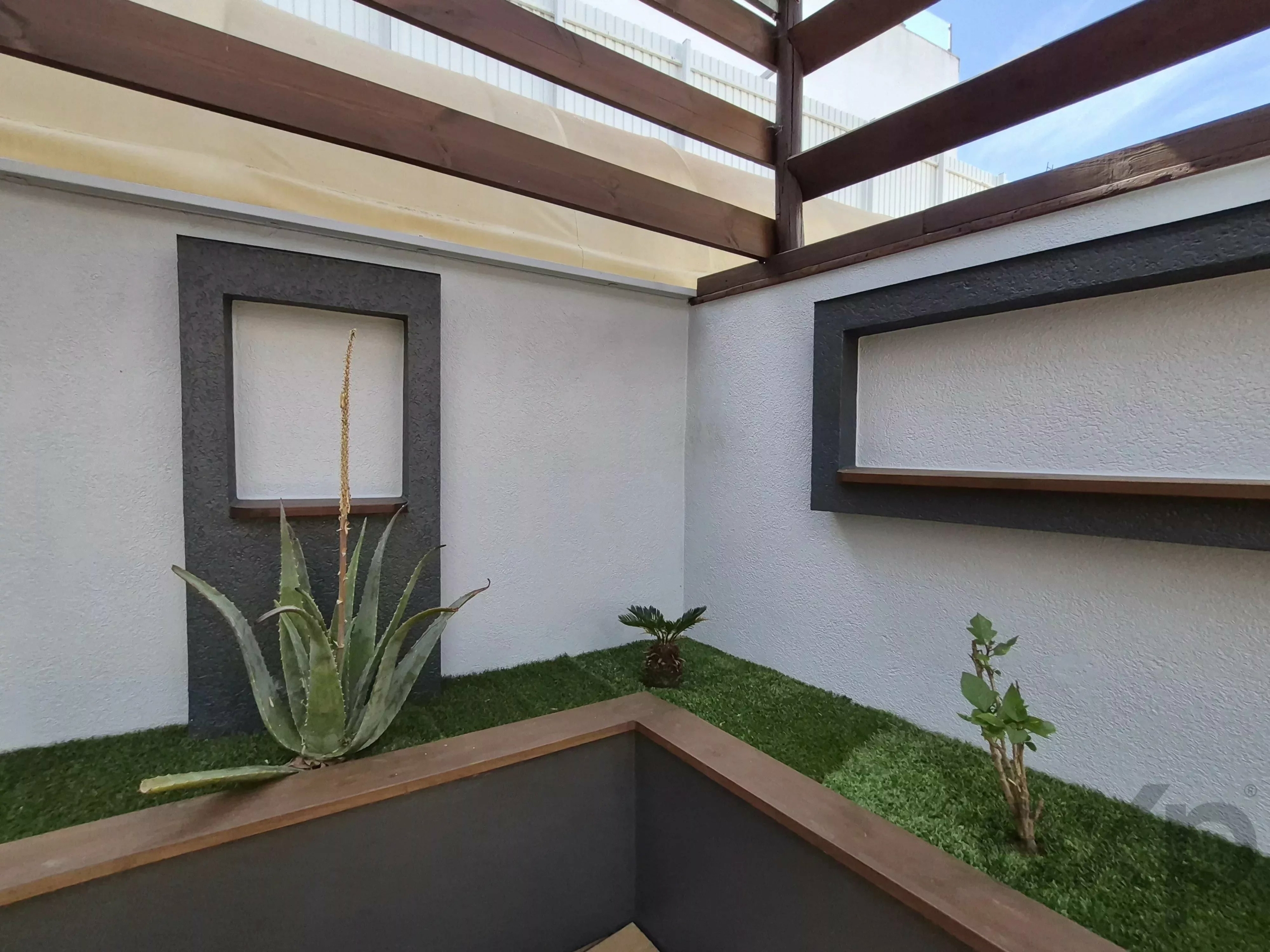 New house, 2 bedrooms, large patio, Alvor center