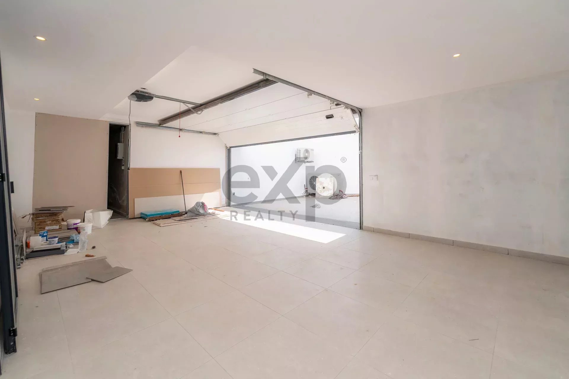 Contemporary Newly Built T6 Villa by Tavira Waterfront