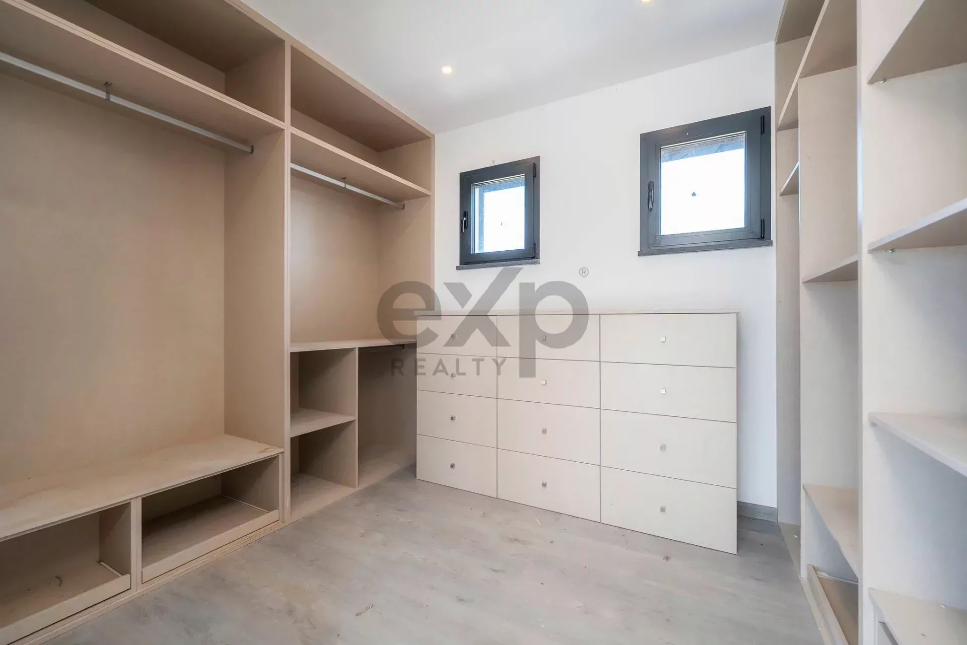 Contemporary Newly Built T6 Villa by Tavira Waterfront