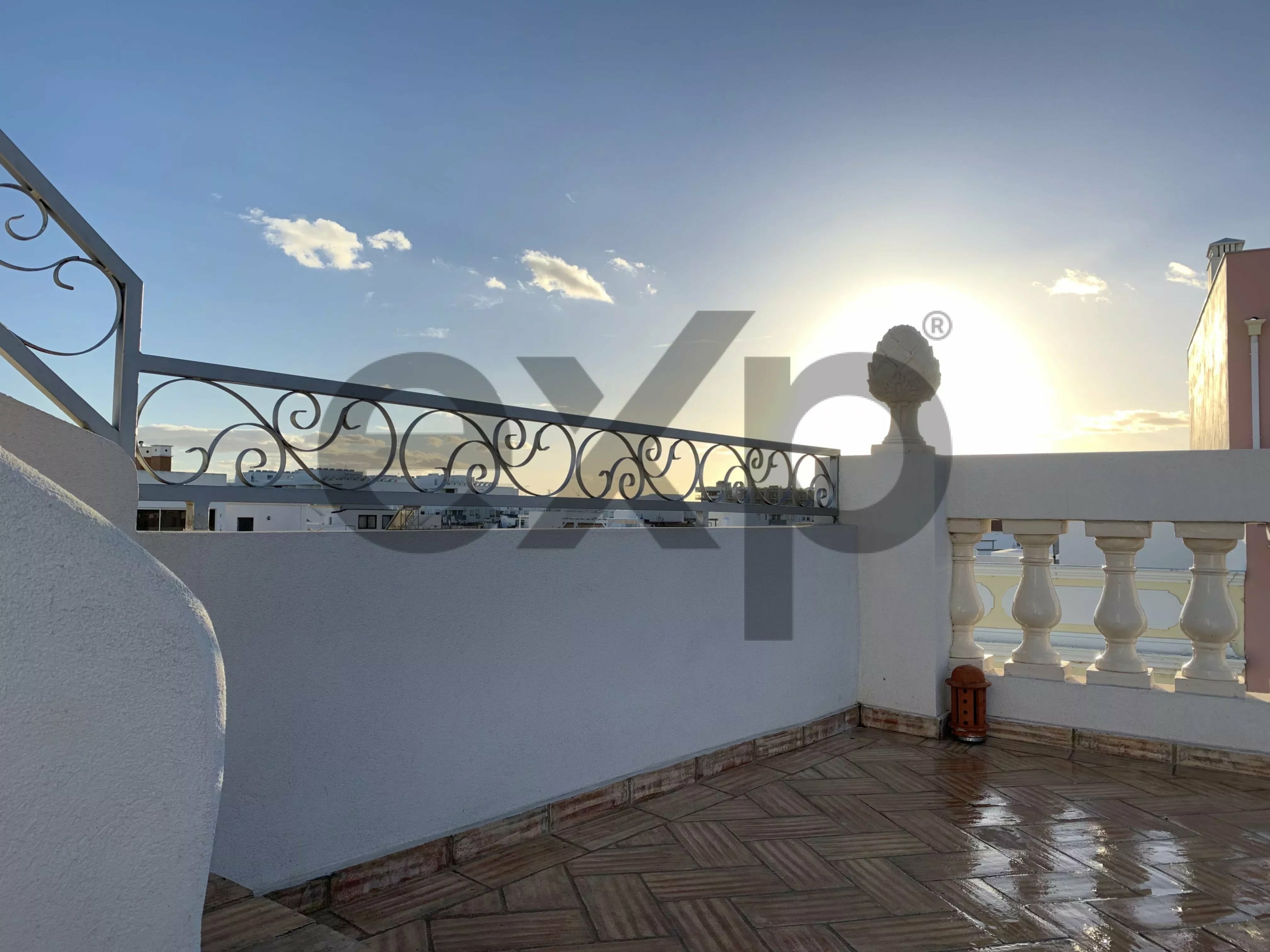 Stunning Large Townhouse in the Heart of Olhão