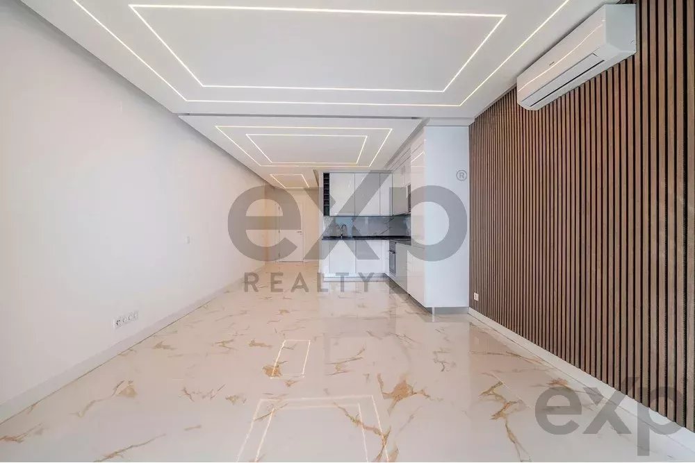 Modern 2-Bedroom Beachfront Apartment in Quarteira