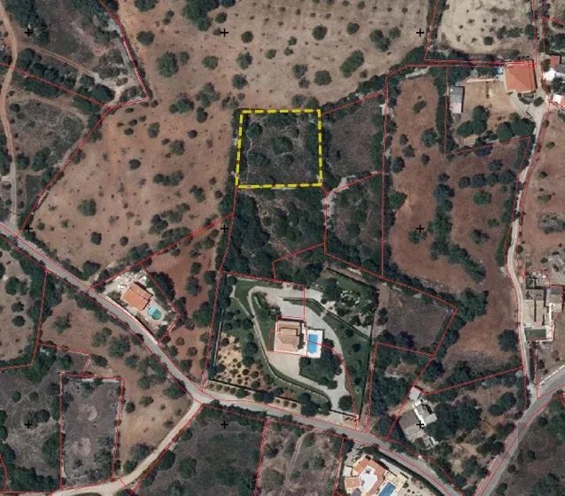 1560 m² Non-Constructible Land in Santa Bárbara de Nexe