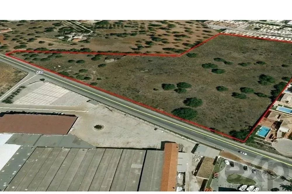 Urban land for sale in Tavira