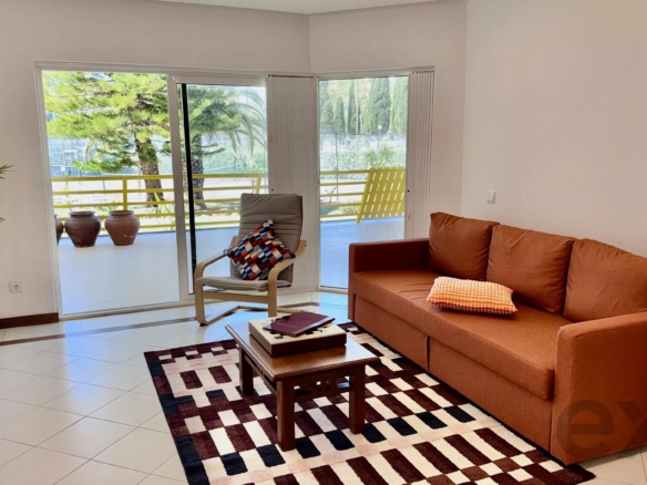 Renovated 1-Bedroom Apartment with Pool & Parking | Vilamoura