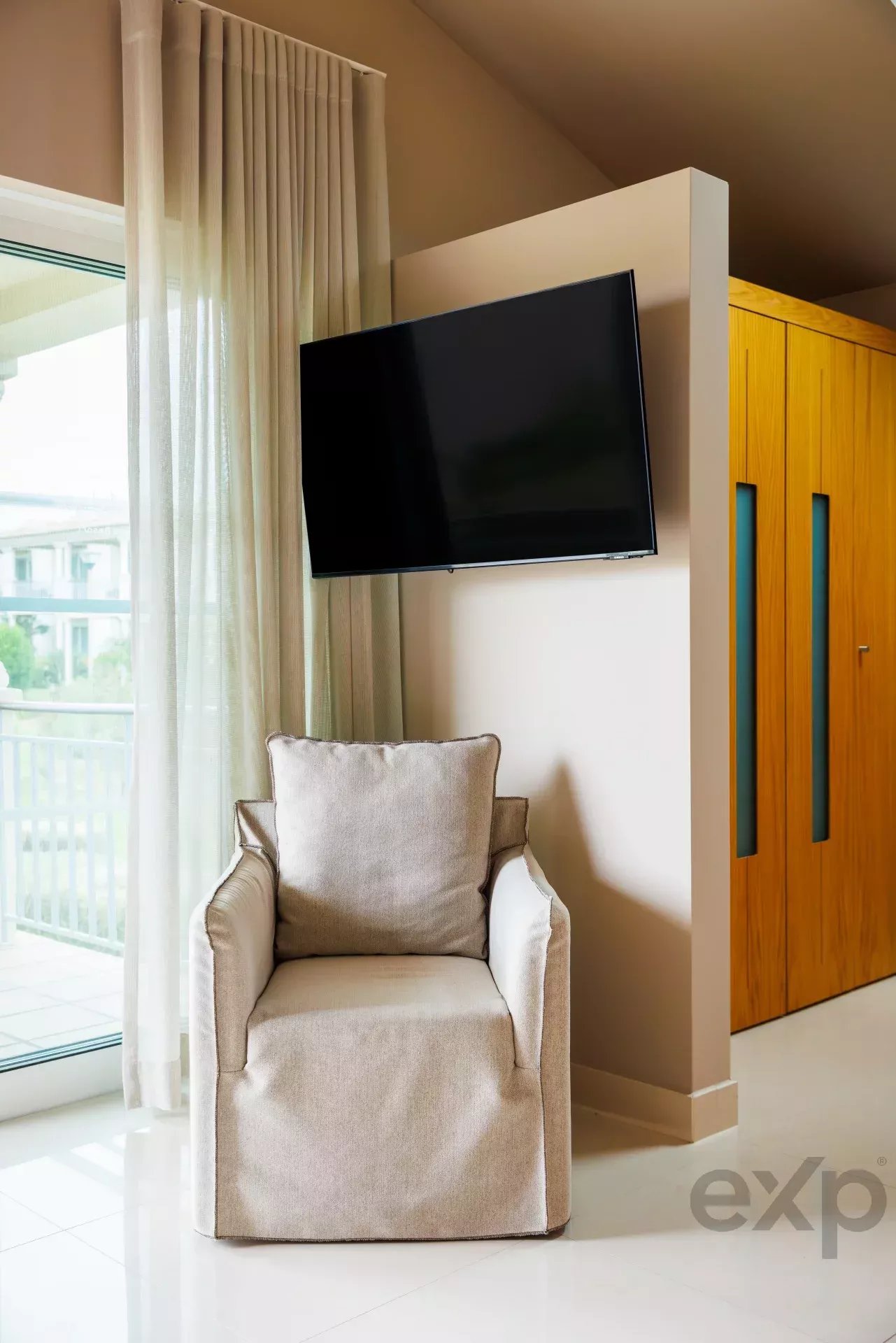 Modern 2-Bedroom Duplex in Village Resort, Carvoeiro – Algarve
