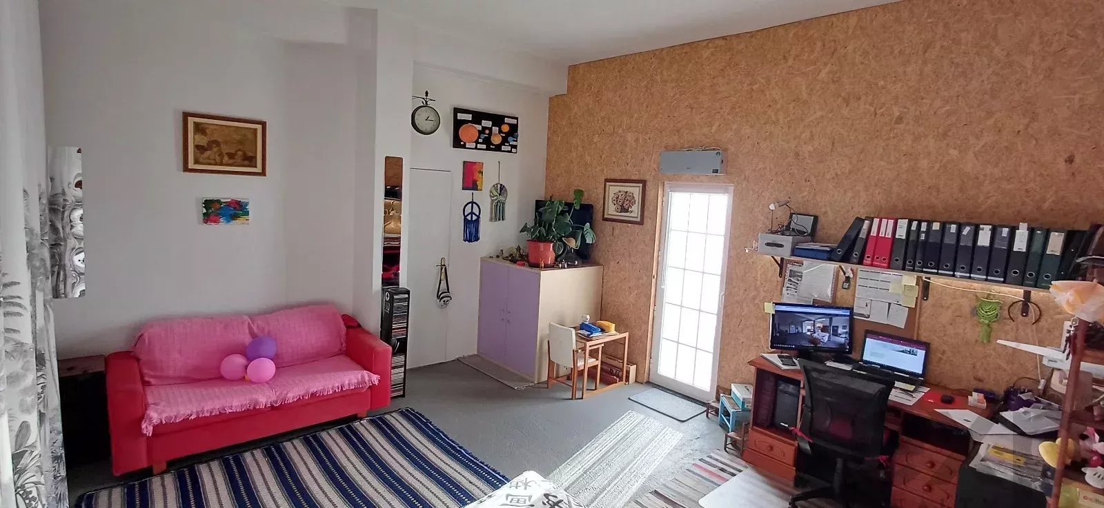 Mixed-use property with 150 m² commercial space, self-contained 2-bedroom apartment and 2,600 m² plot — 3 km from Loulé, Algarve