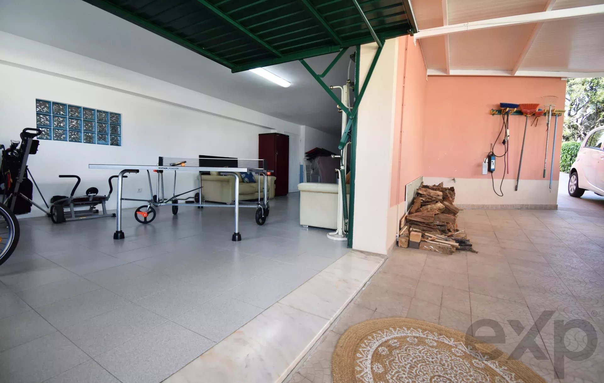 3-bedr. house + 1-bedr. annex, swimming pool and garage,